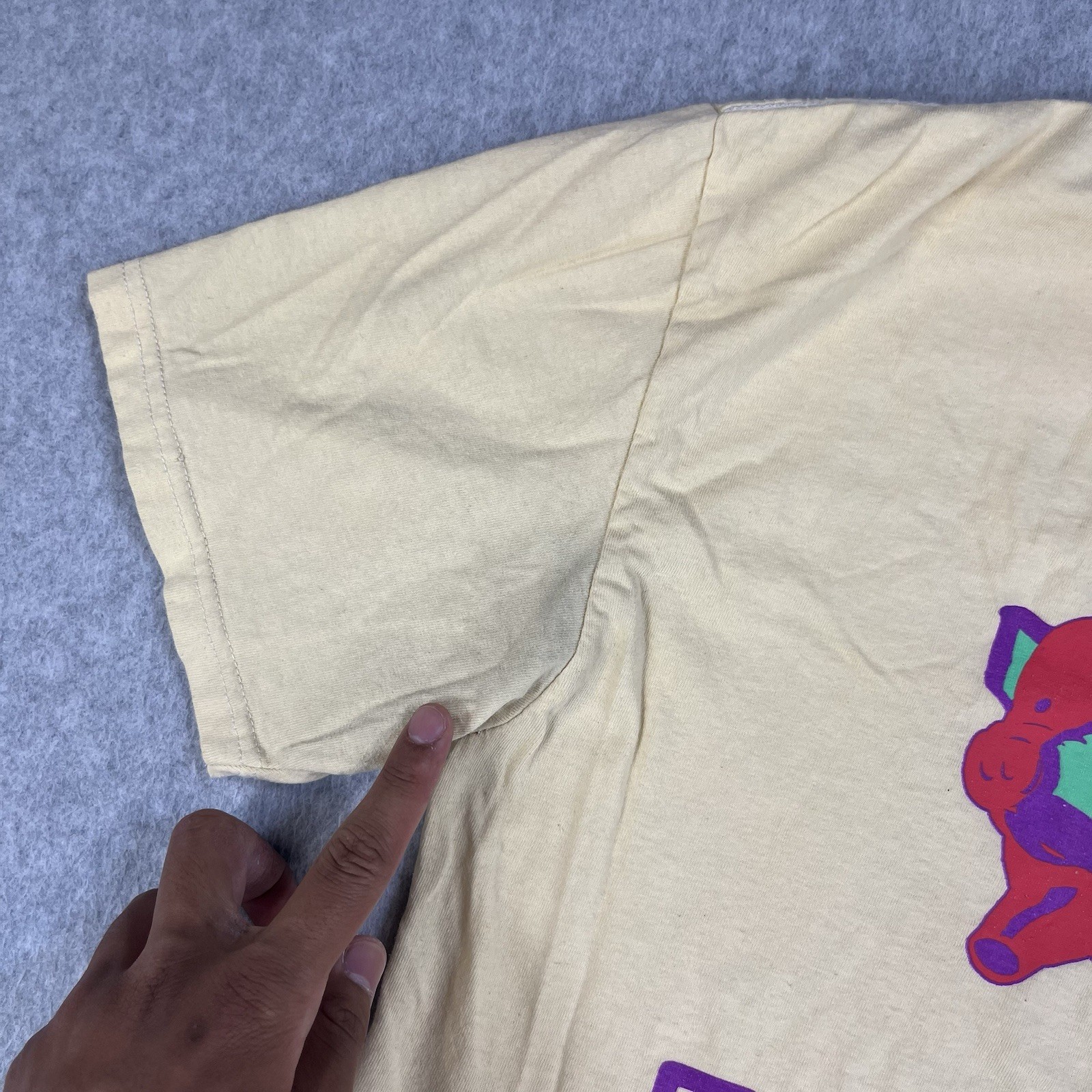 Pink Floyd Animals Tour ’77 Mens Large Yellow Band Rock Concert Classic Reprint