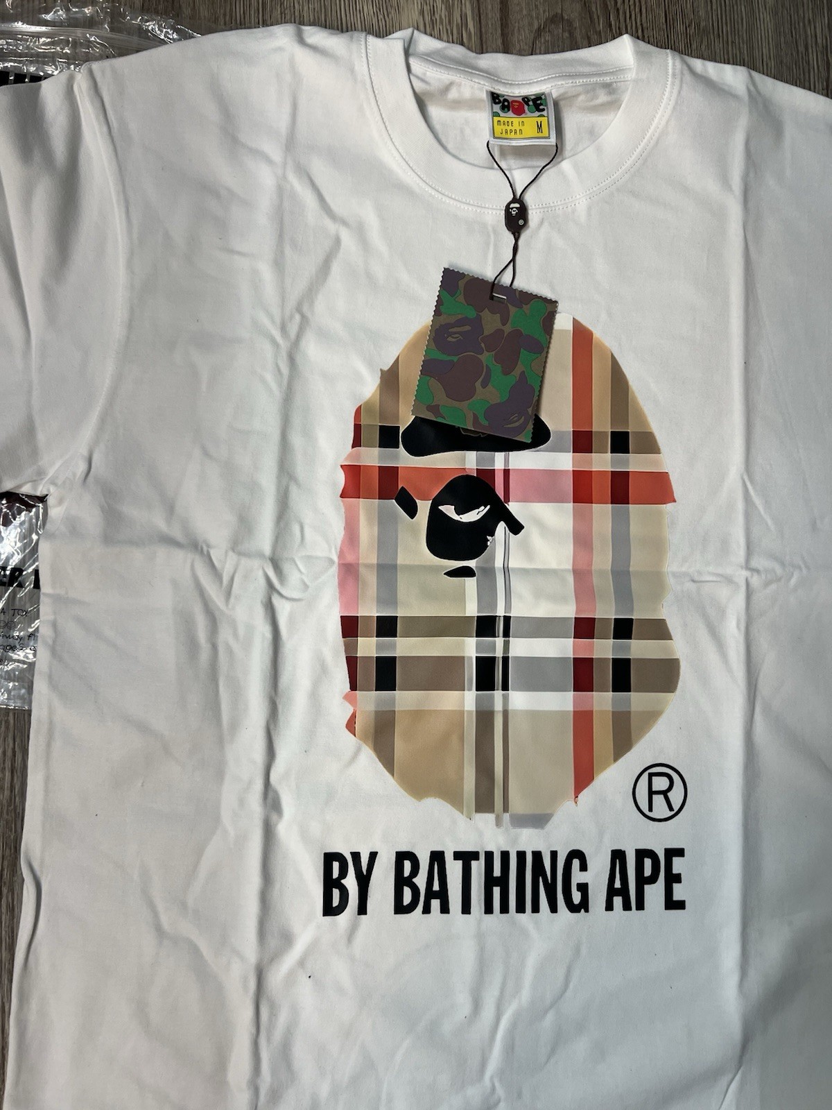 A Bathing Ape BAPE Men’s Ape Head Logo Graphic Tee White M Crew Neck SS