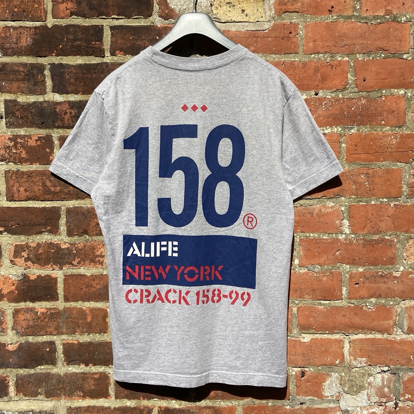 Alife New York T Shirt Men’s Medium Crack 158-99 Streetwear Skater Hip Hop