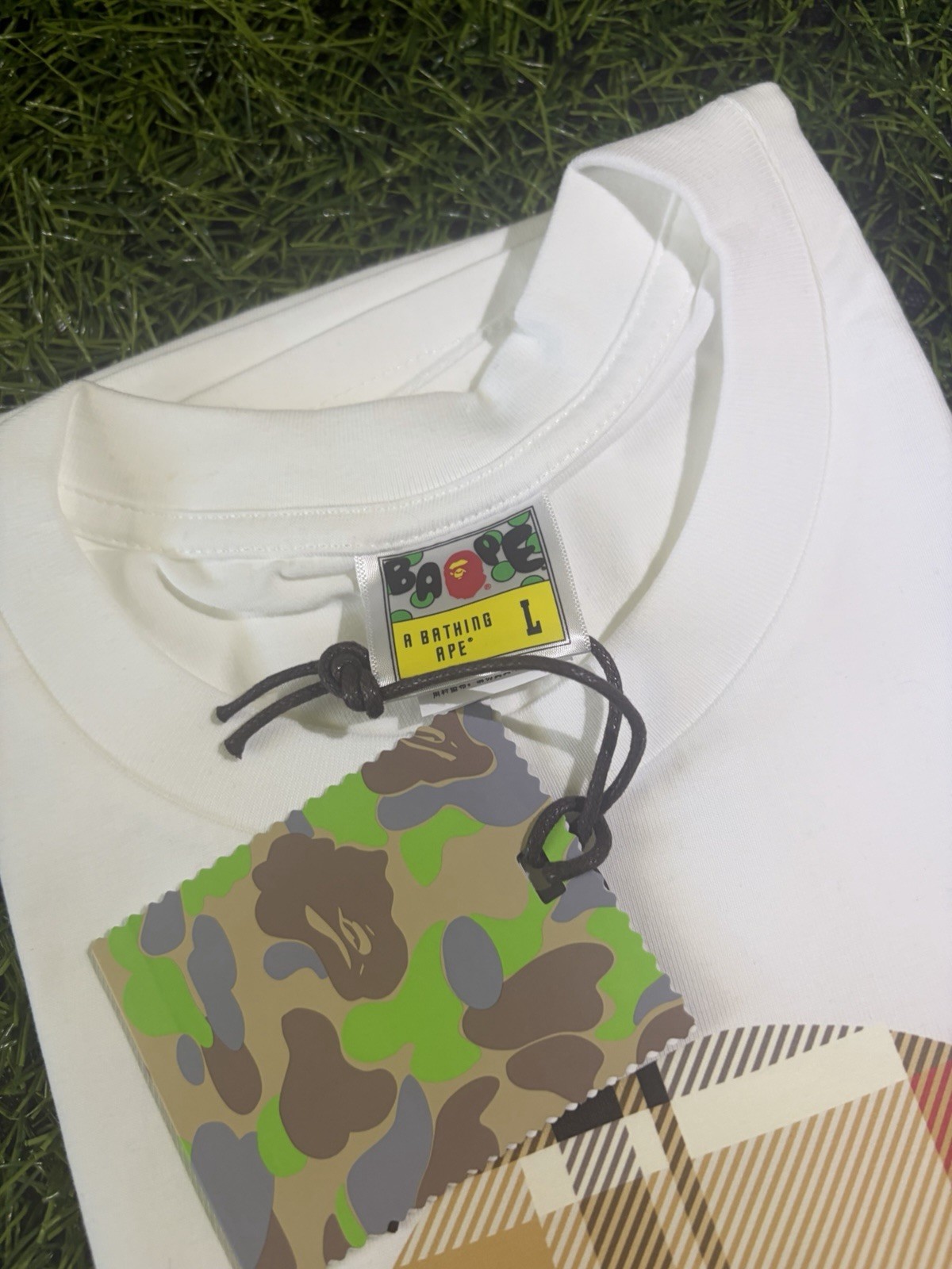 A Bathing Ape BAPE Men’s White Graphic Logo Print Crew Neck T-Shirt Size L