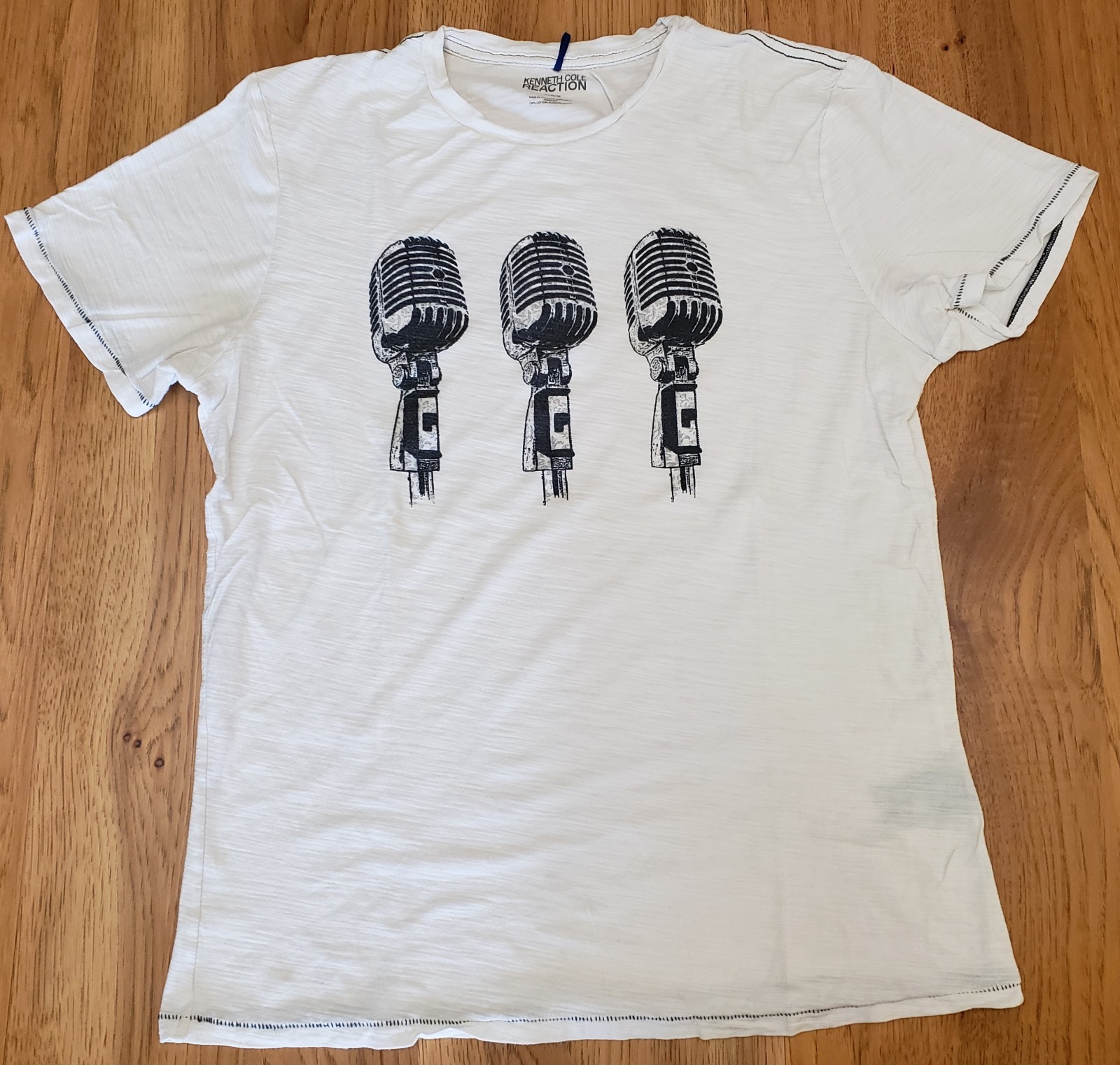 Kenneth Cole Reaction: 3 Vintage Style Microphones T-shirt White