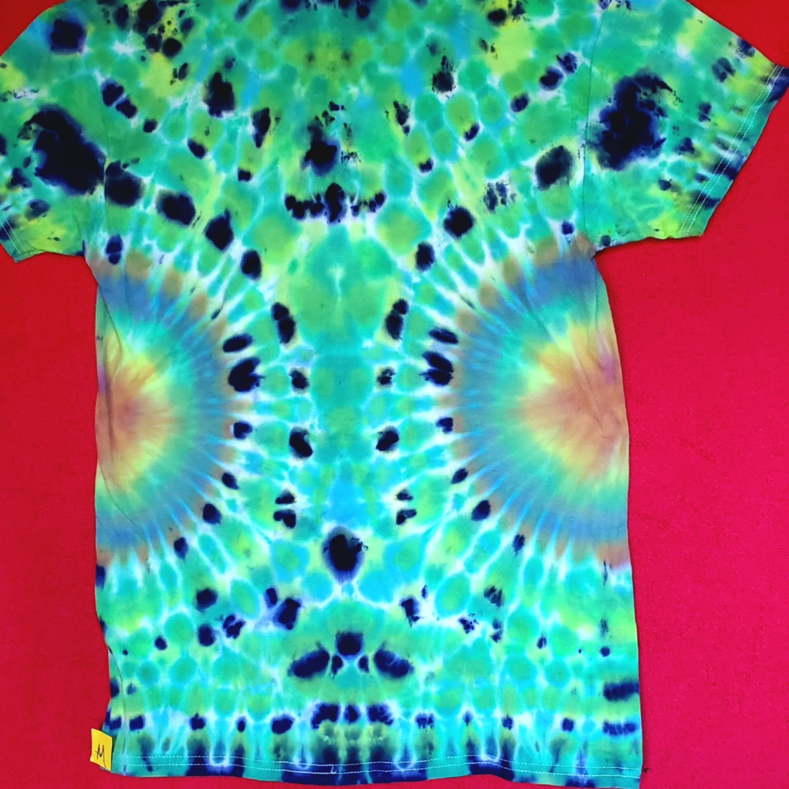 HANES SIZE MEDIUM 100% Cotton Tye Dyed Shirt Pre-washed WON’T FADE VERY SOFT