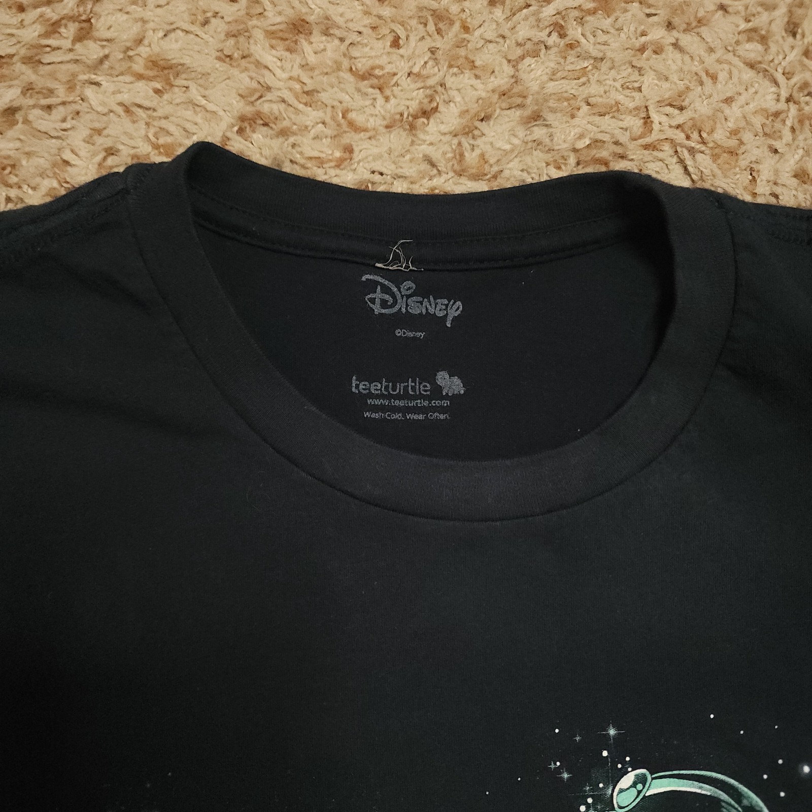 Disney TeeTurtle Aladdin Jasmine Mens L Not a Prize To Be Won Short Sleeve