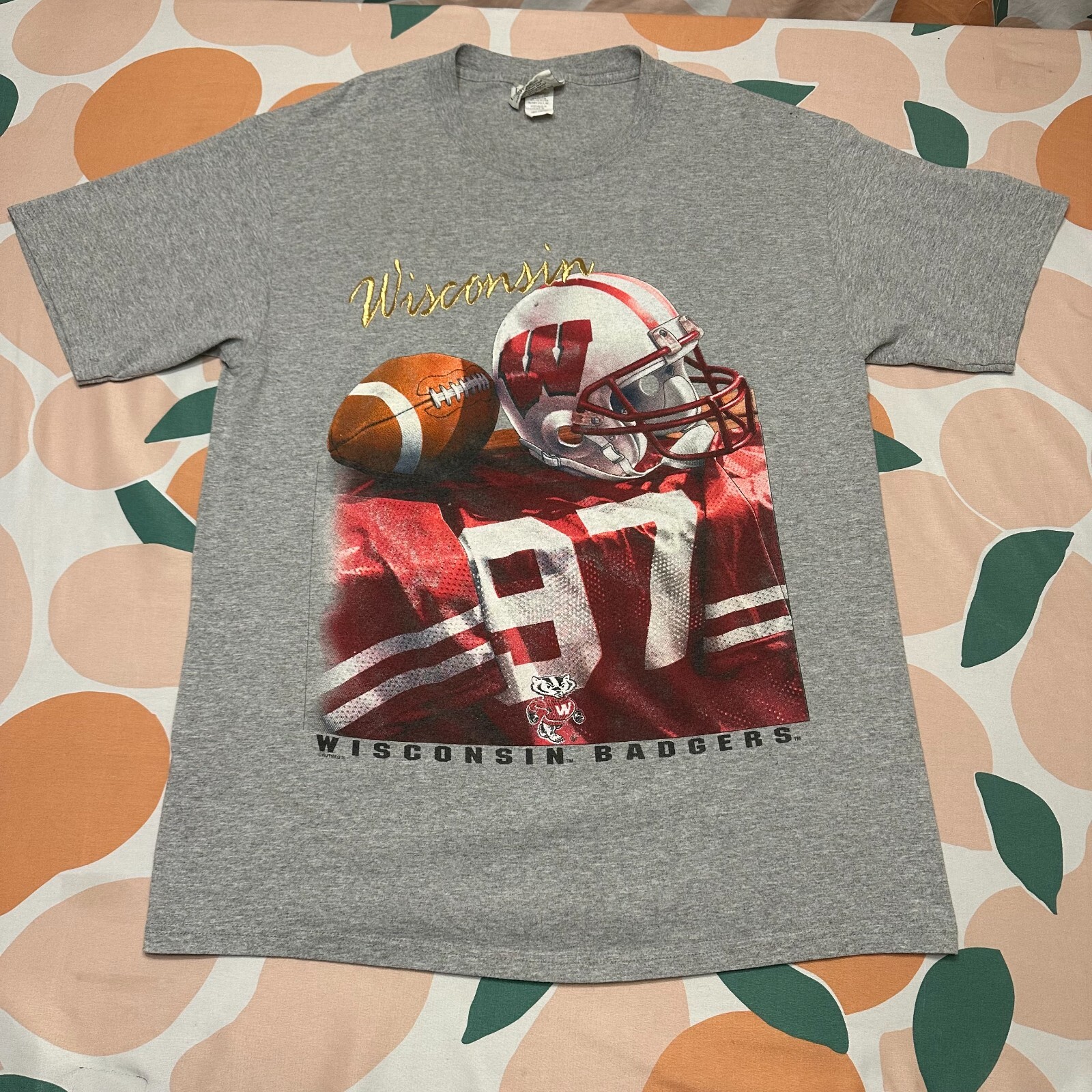 VINTAGE Nutmeg Mills Wisconsin Badgers Football Shirt Men’s Large Gray Lee Sport