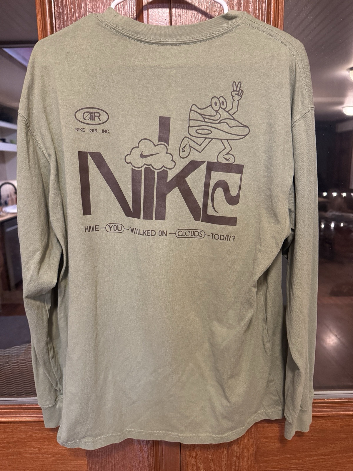 Nike Air Inc. Men’s Loose Fit Graphic Print Long Sleeve/Medium/Length- 28 In