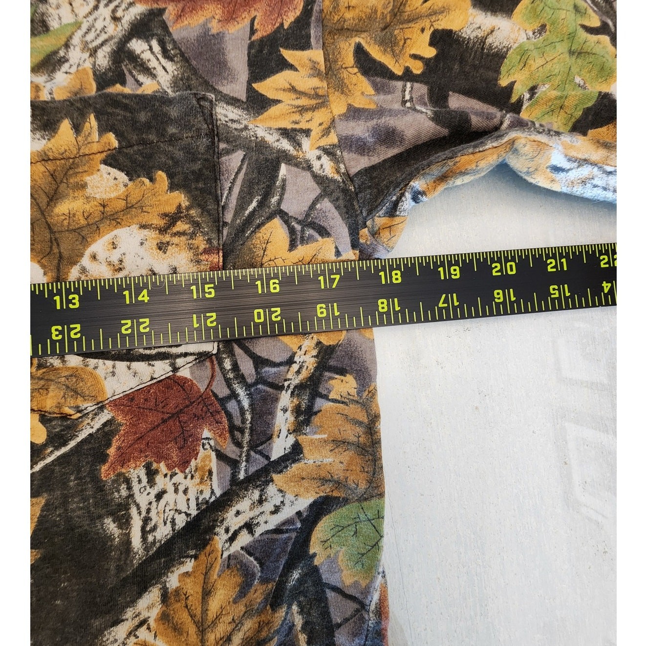 Master Sportsman Camo Leaf Print T-Shirt SZ Medium Outdoors Hunting