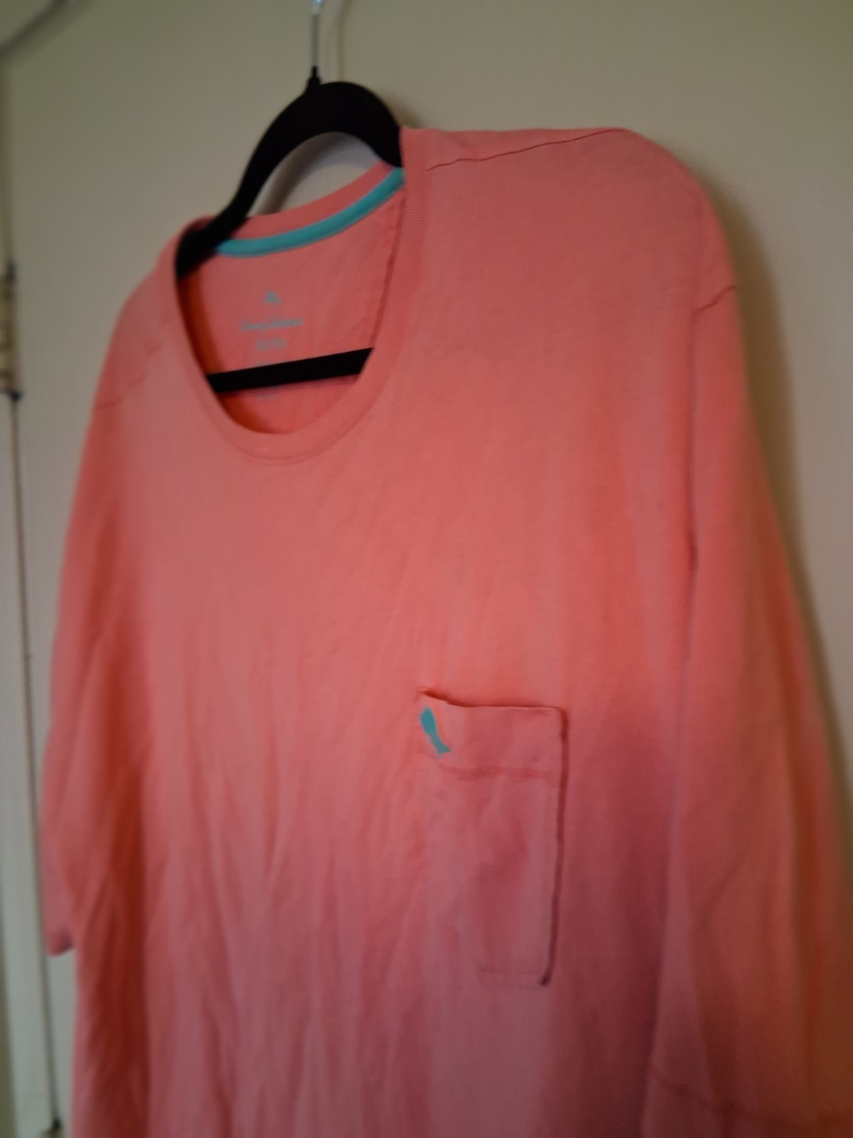 Tommy Bahama Men’s XXL Pink Short Sleeve Crew Neck Pocket Marlin Logo Tee