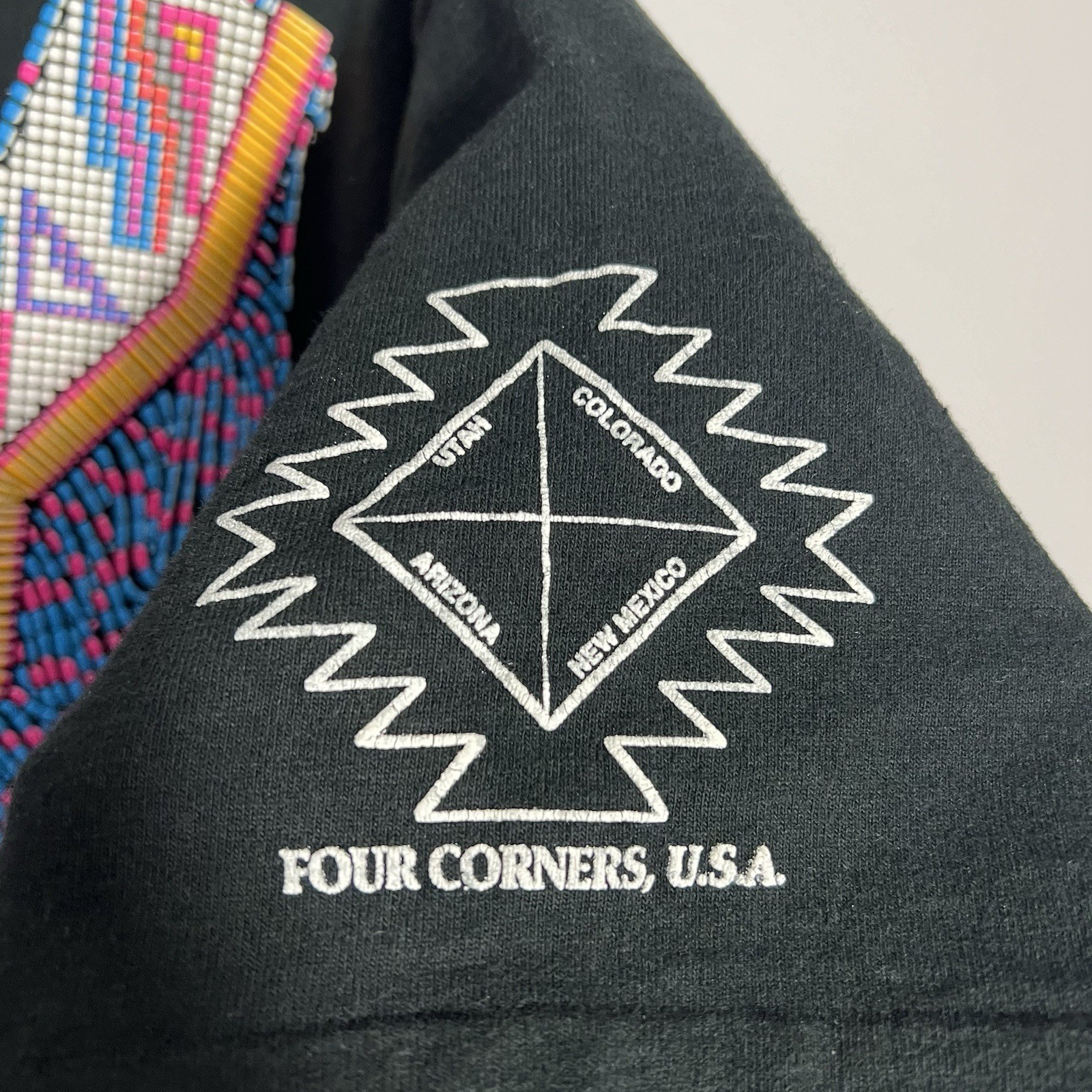 Vintage Four Corners USA Beaded Feather Black Single Stitch T-Shirt Adult XXL
