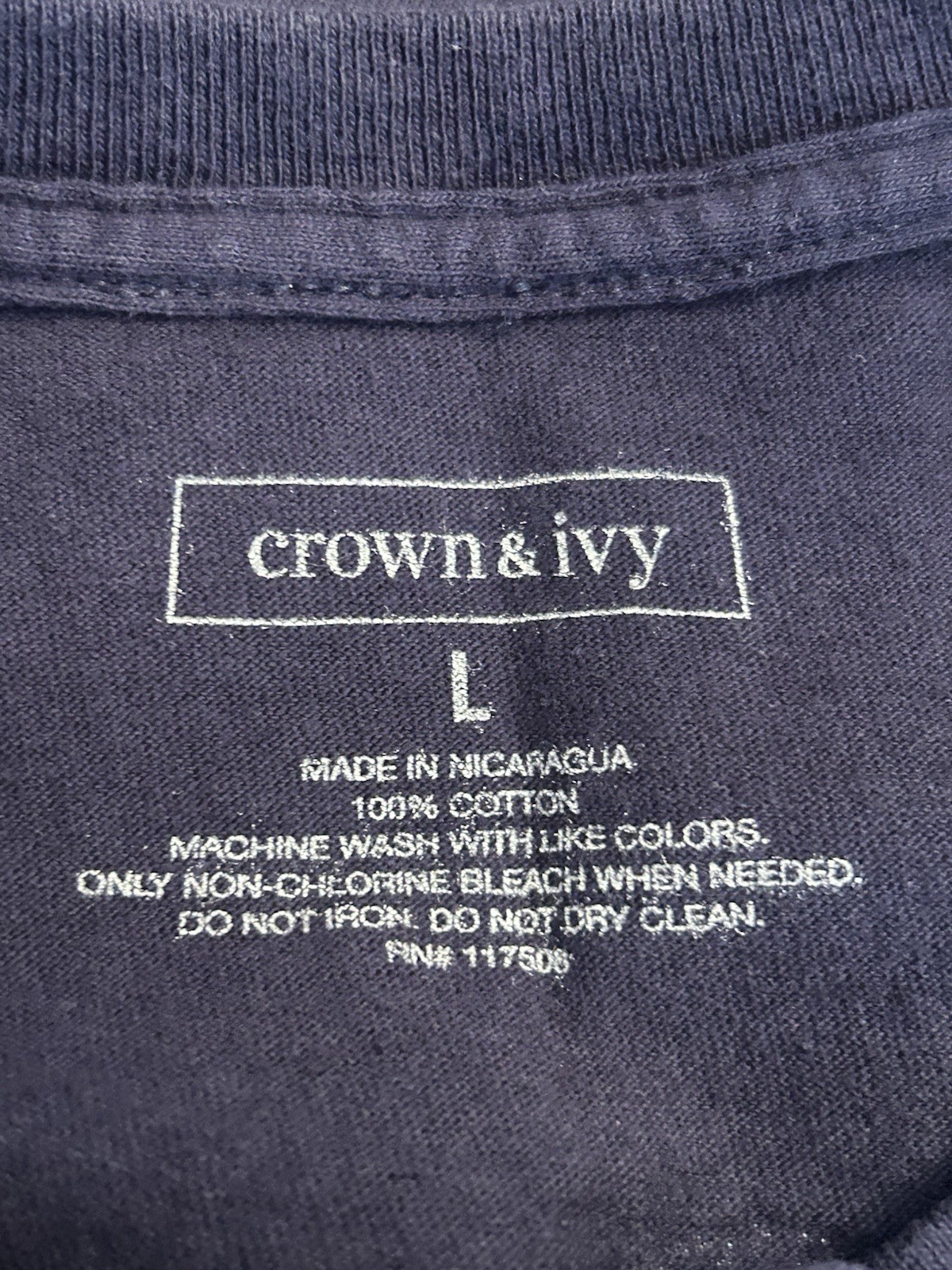 Crown & Ivy Game Day Men’s Large T-Shirt Dogs Playing Football