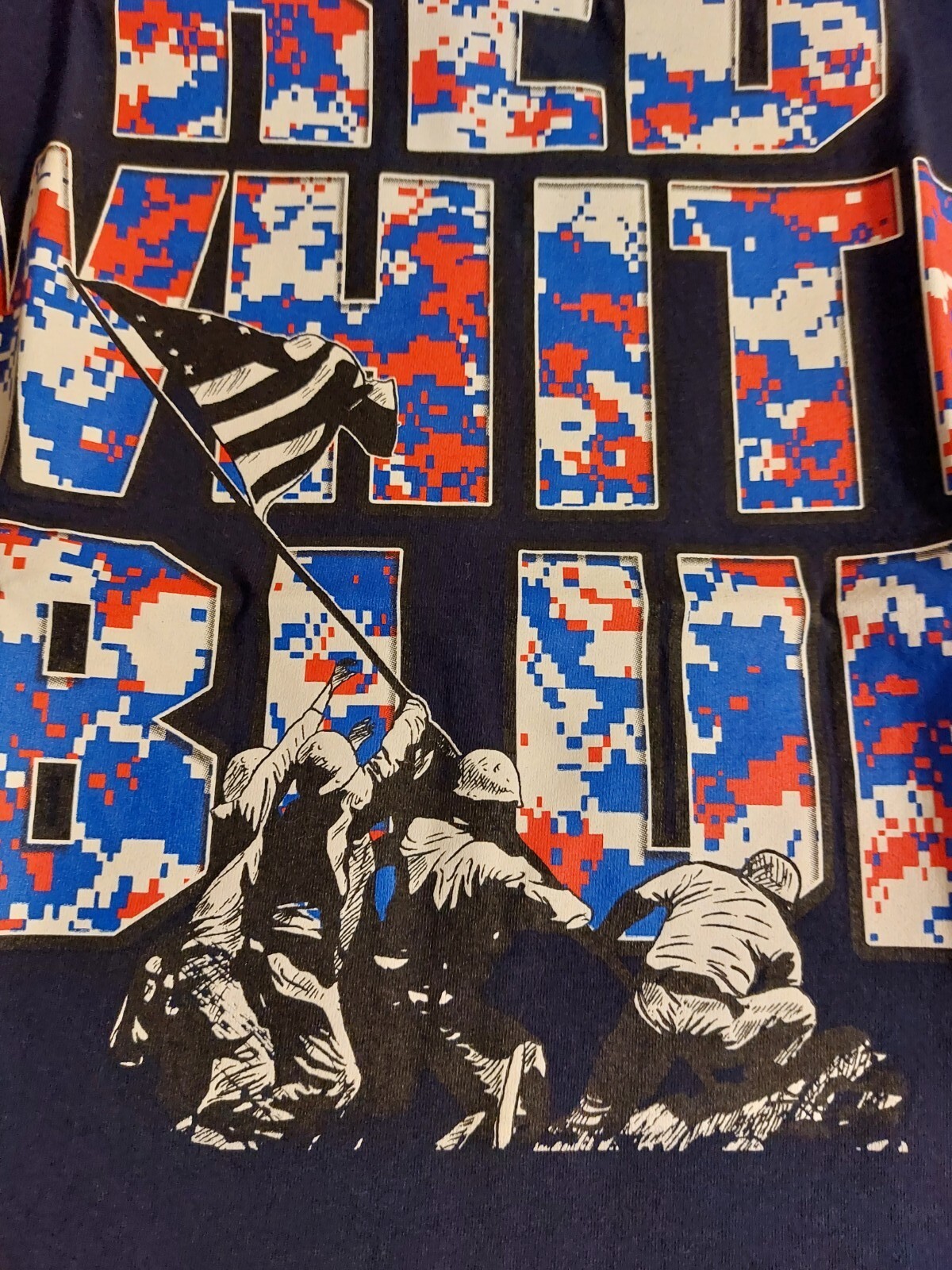 Red White Blue Military Flag Raising Iwo Jima T-Shirt Fruit of the Loom Size M