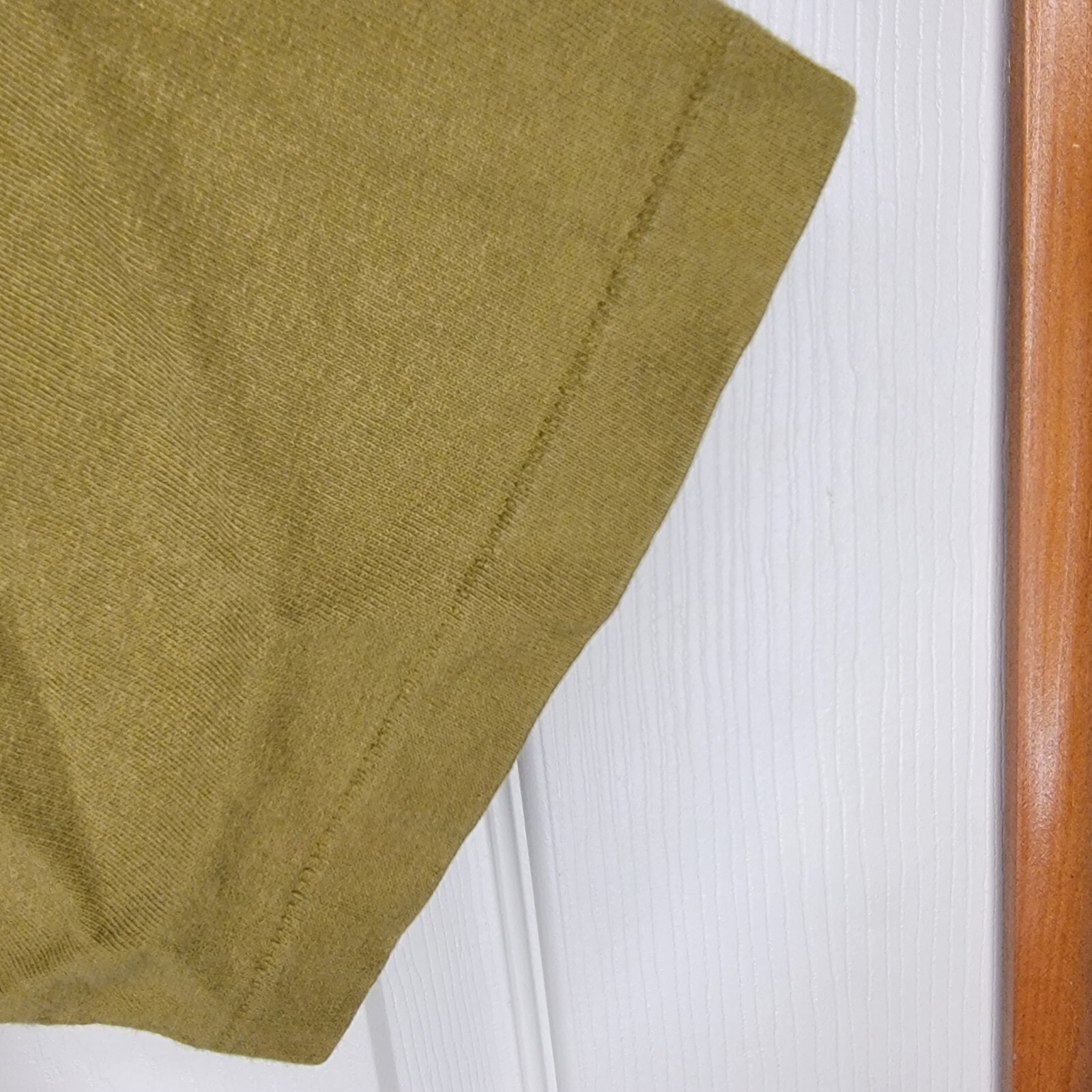 Vintage Single Stitch Embroidered Rainbow Twirl T-Shirt Size M USA Made Olive