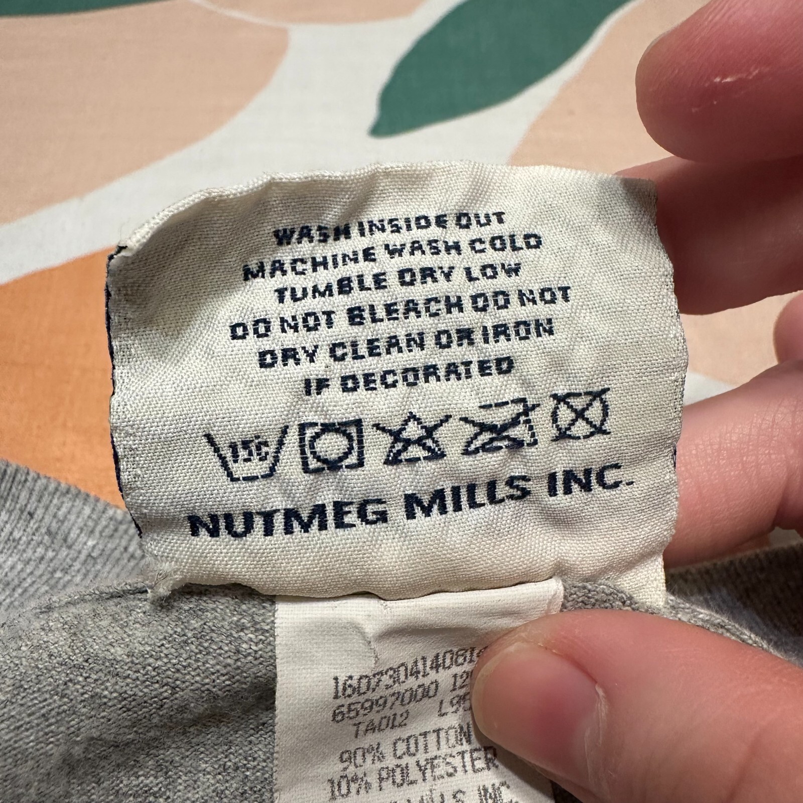 VINTAGE Nutmeg Mills Wisconsin Badgers Football Shirt Men’s Large Gray Lee Sport