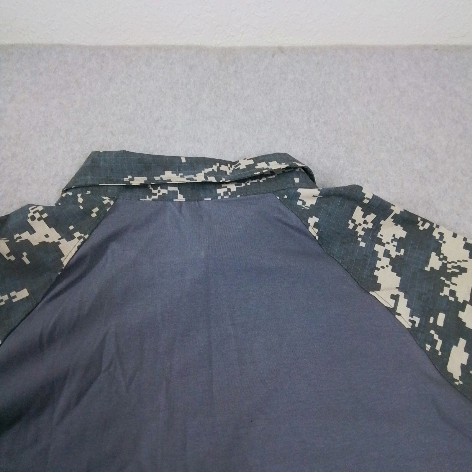 New Magcomsen First Grade Class B Men’s Size XL Shirt Gray W/Digital Camo Sleeve