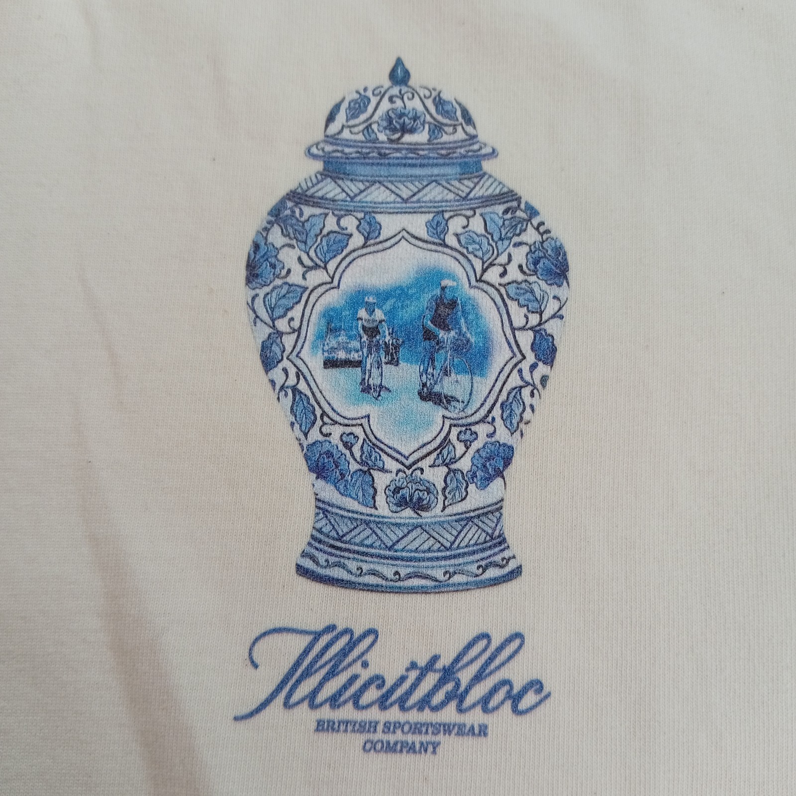 Illicit Bloc China Vase T-Shirt Ecru White Large 300GSM 100% Cotton (L) Sample