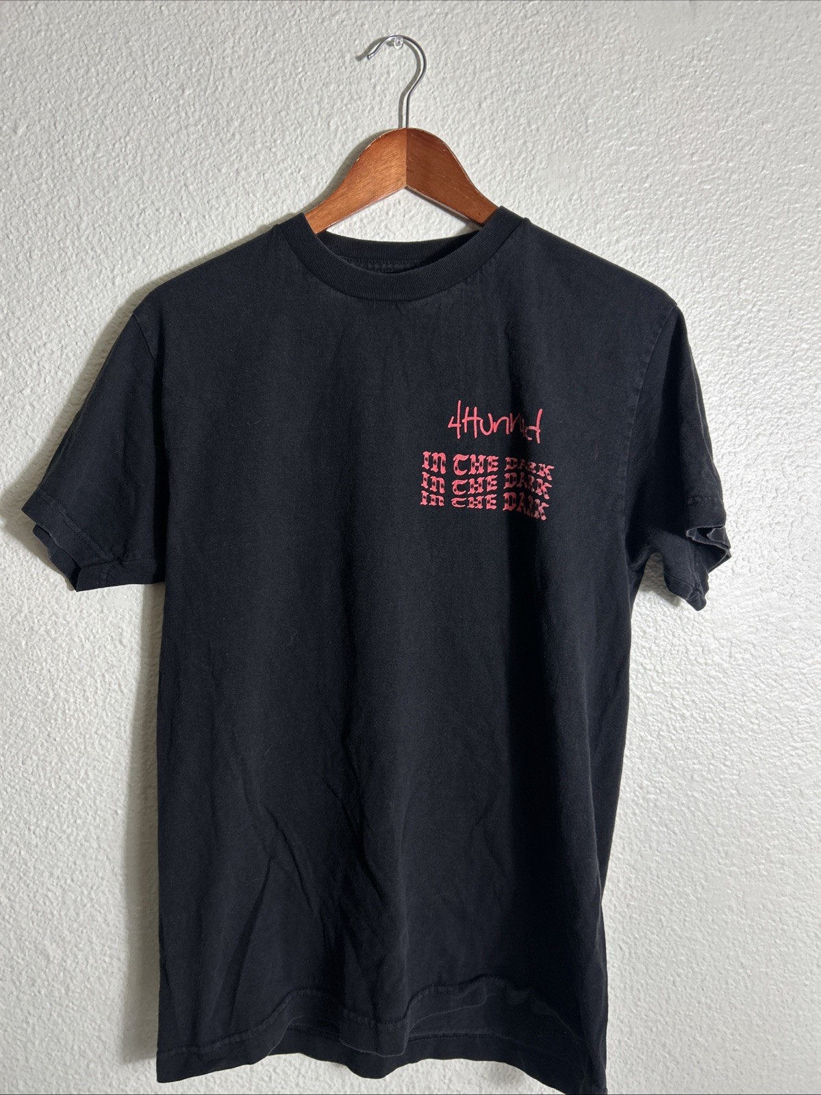 YG 4 Hunnid Black Men’s Medium T-Shirt ‘In the Dark dancing with the devil