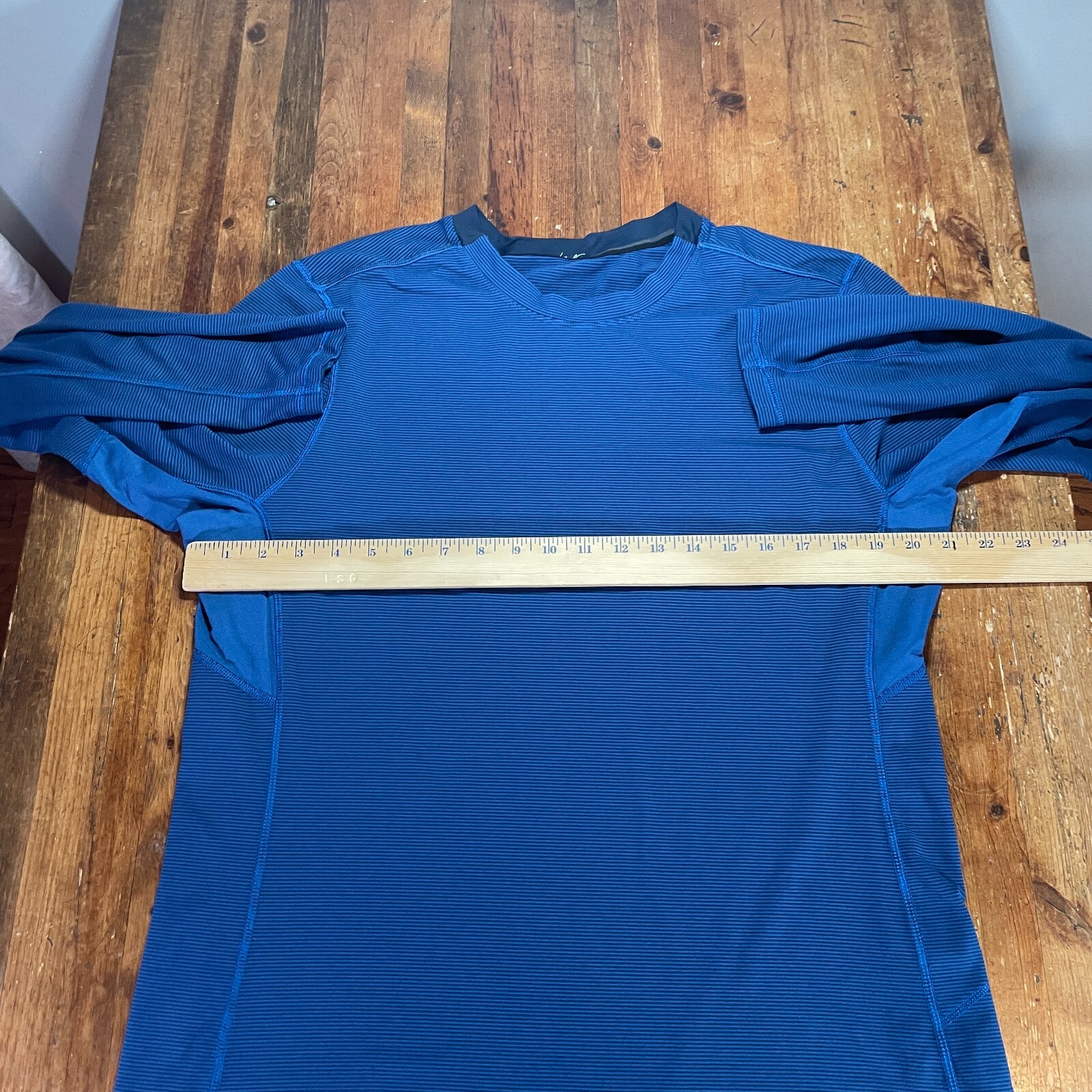 Lululemon Shirt Mens XL Blue Striped Tee Casual Workout Gym Athleisure Stretch