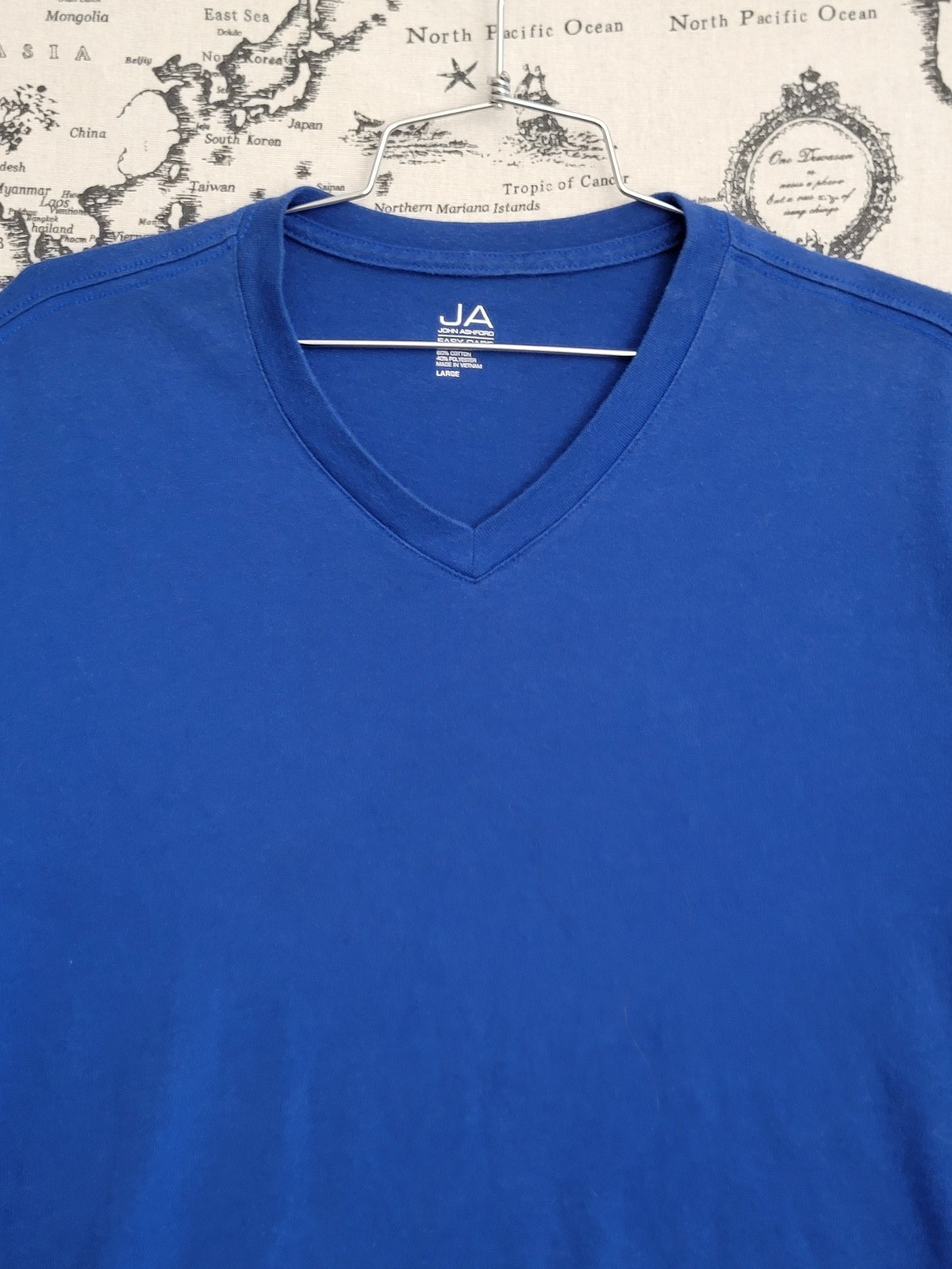 John Ashford Men’s Blue Easy Care V-Neck T-Shirt – Size Large
