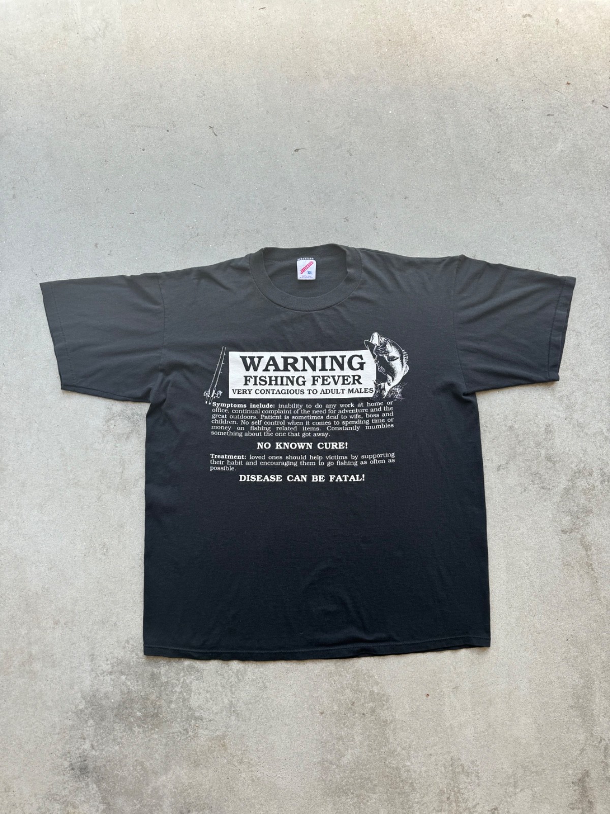 1990s fishing graphic single stitch black tee shirt jerzees XL