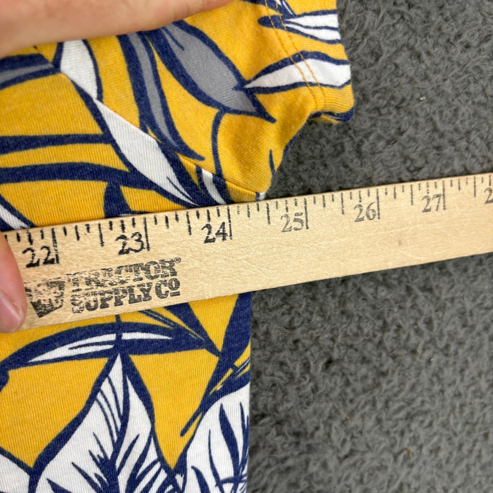 Aeropostale Mens XL T-Shirt Yellow Blue White Tropical Leaf Print Short Sleeve