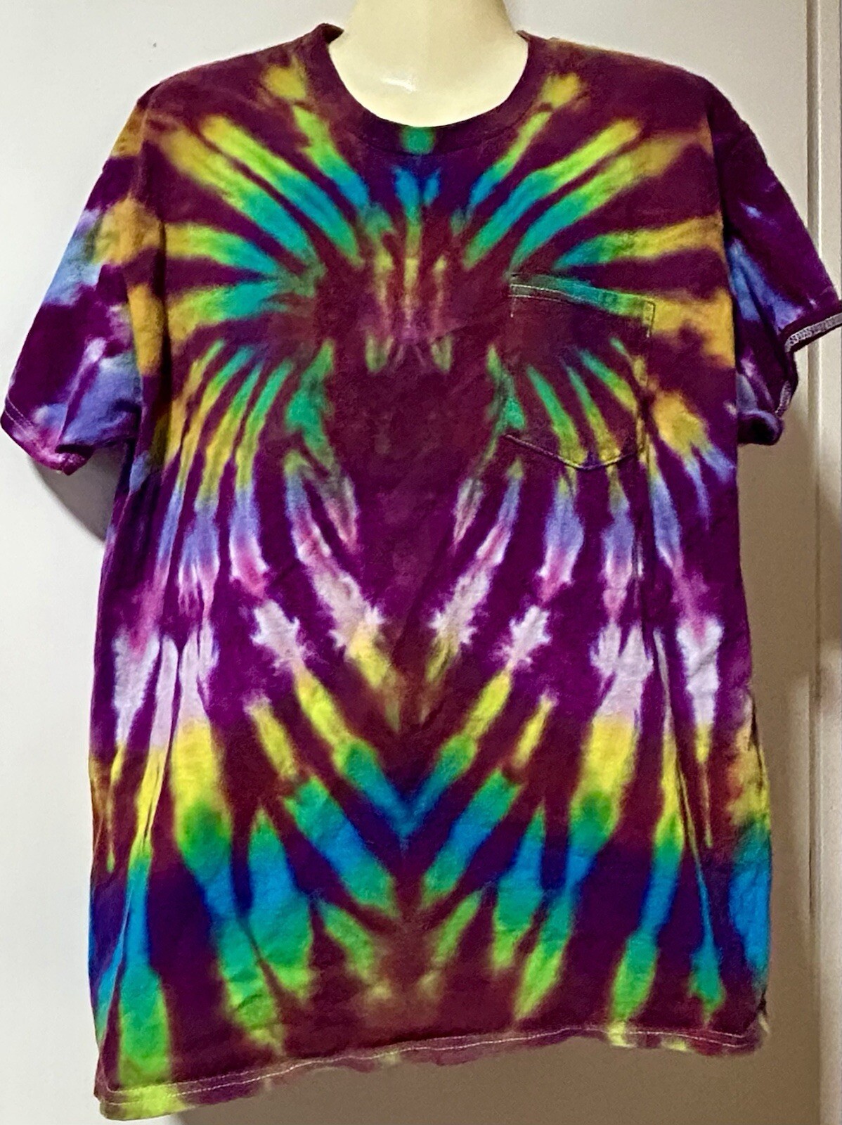HAND TIE DYED SHORT SLEEVE SHIRT SIZE Large UNISEX WITH POCKET