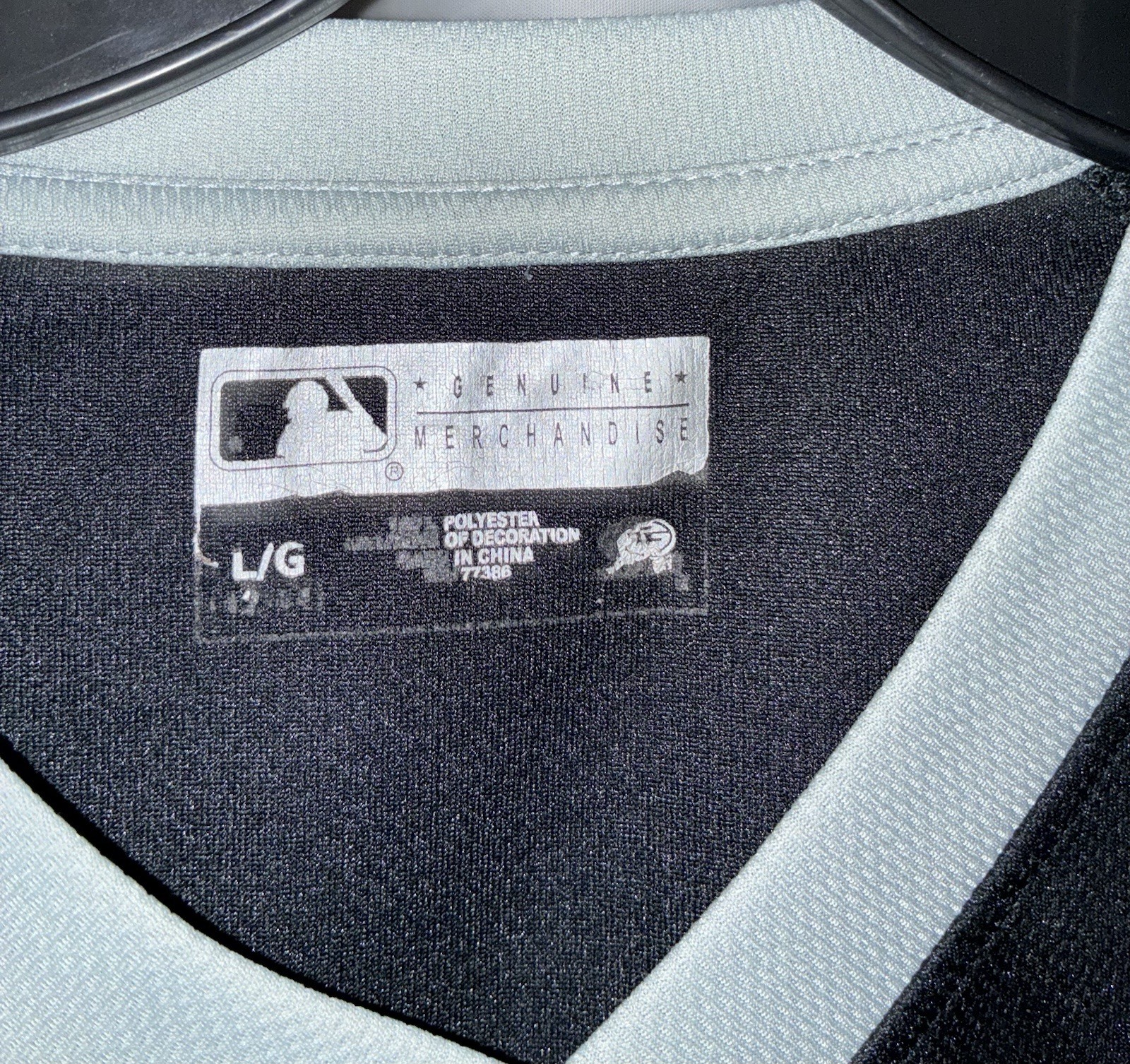 Genuine Merchandise MLB Chicago White Sox Jersey Black Men’s Large Preowned