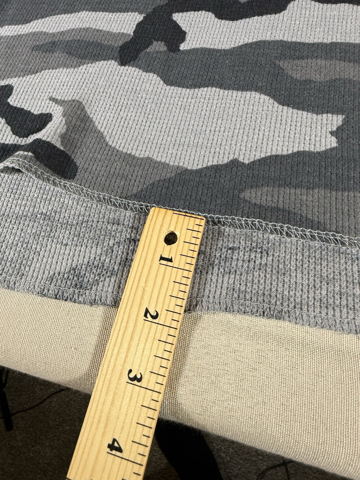 Ecko Untld Shirt Adult XXL Gray Camo Rhino Vinyl Pull Over Long Sleeve Mens