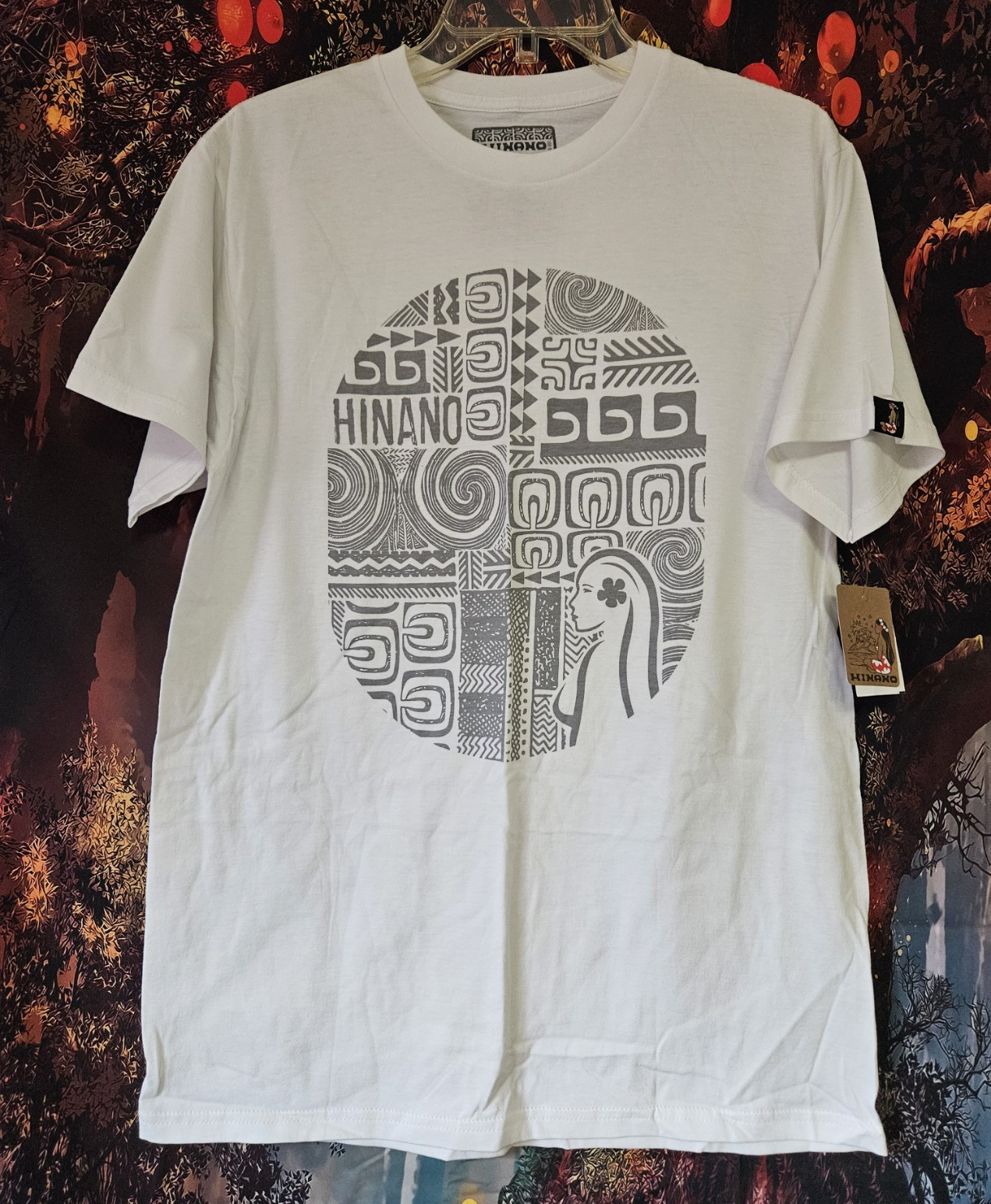 Hinano Liko Men’s White Tiki Graphic Logo Cotton Jersey Crew T-Shirt Size M