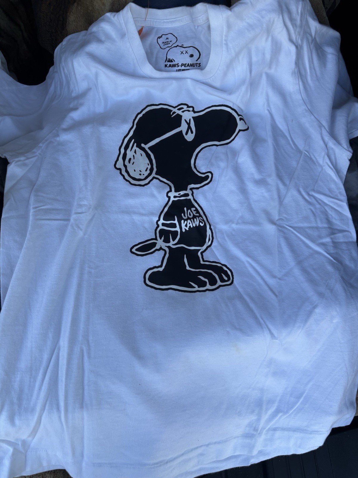 Uniqlo UT Men’s M White KAWS x Peanuts Snoopy Graphic Crew Neck T-Shirt