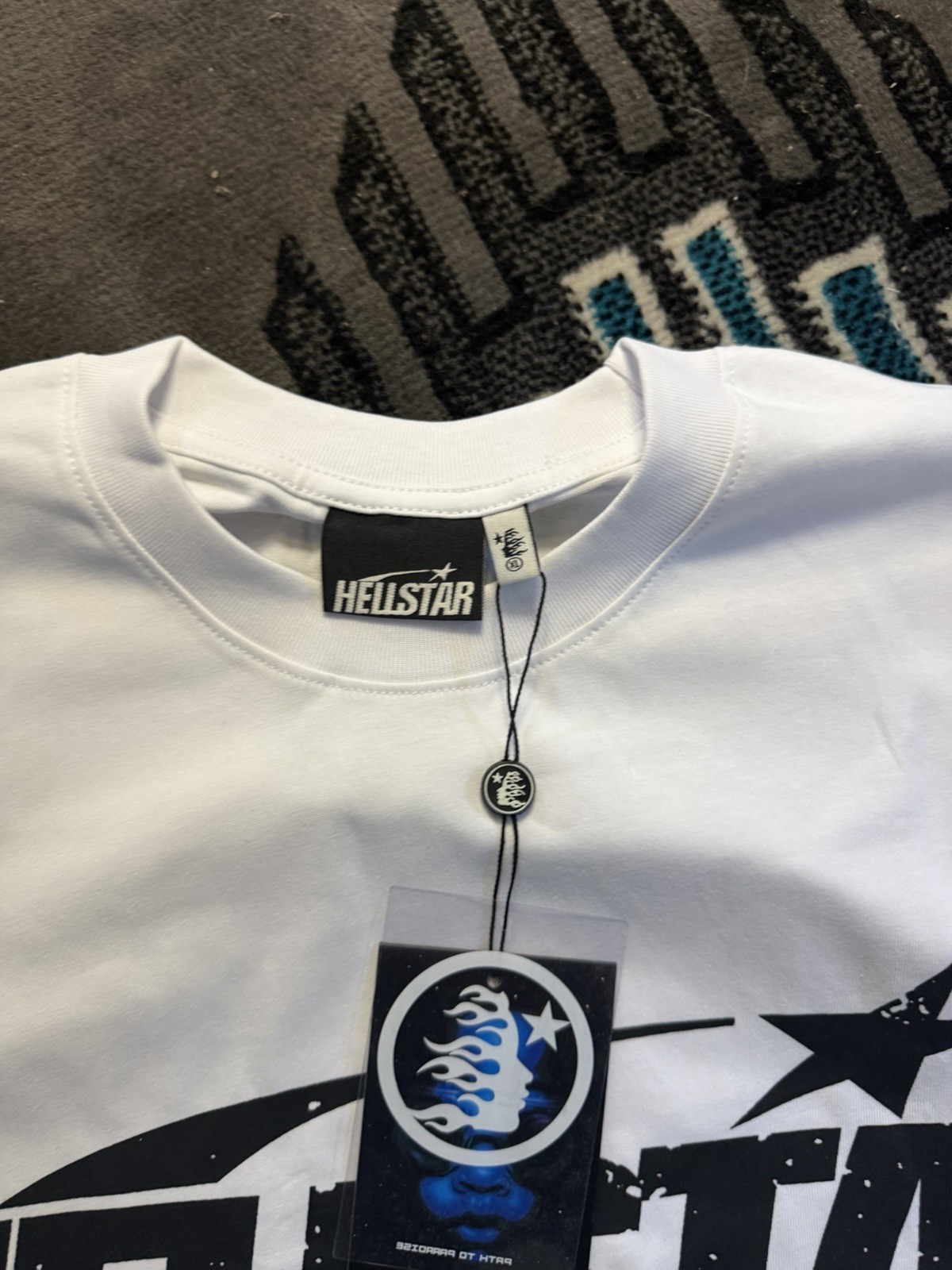 HELLSTAR Men’s White Graphic Logo Crew Neck Short Sleeve T-Shirt Tee Size XL