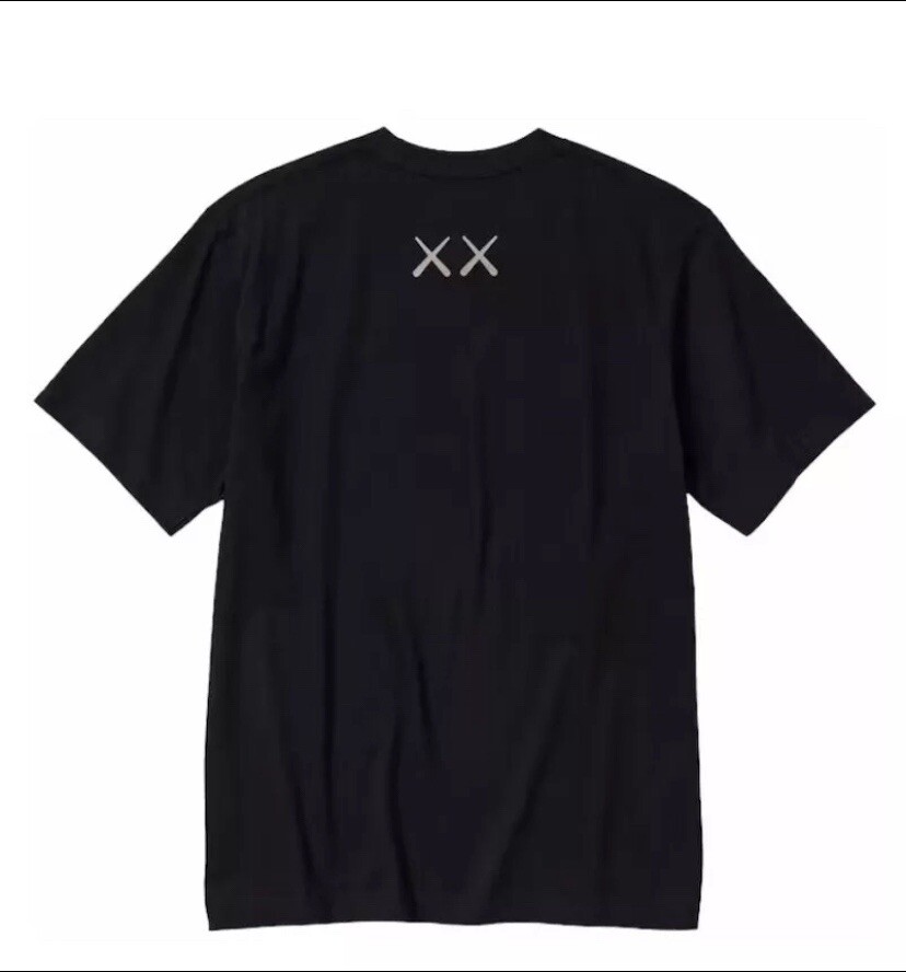 KAWS x Uniqlo T-shirt (Asia Sizing) Black Size S (US Size XS)