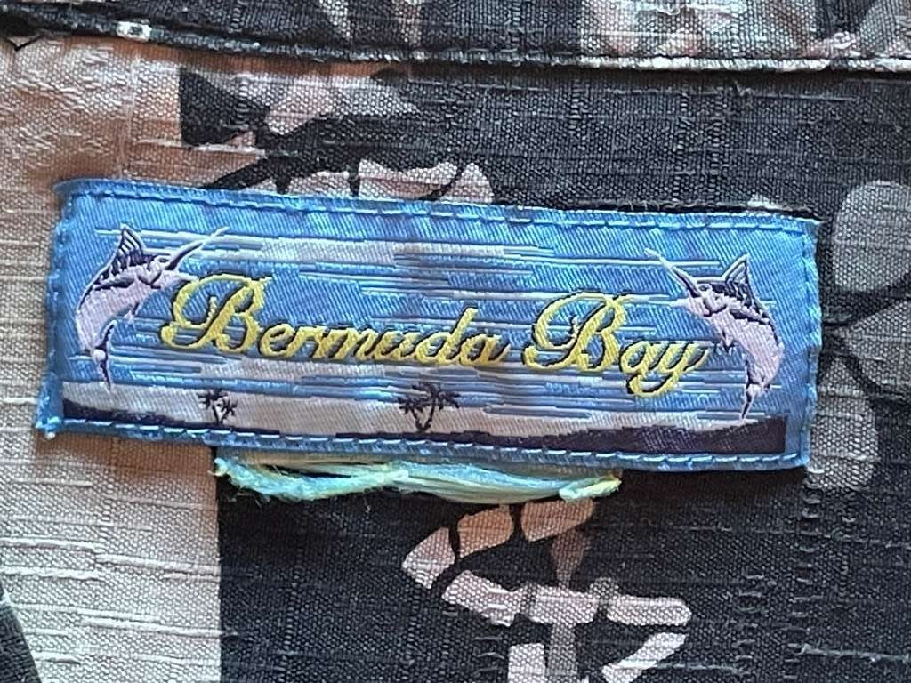Bermuda Bay 100% Silk Men’s XL Hawaiian Aloha Shirt Gray White Button Up