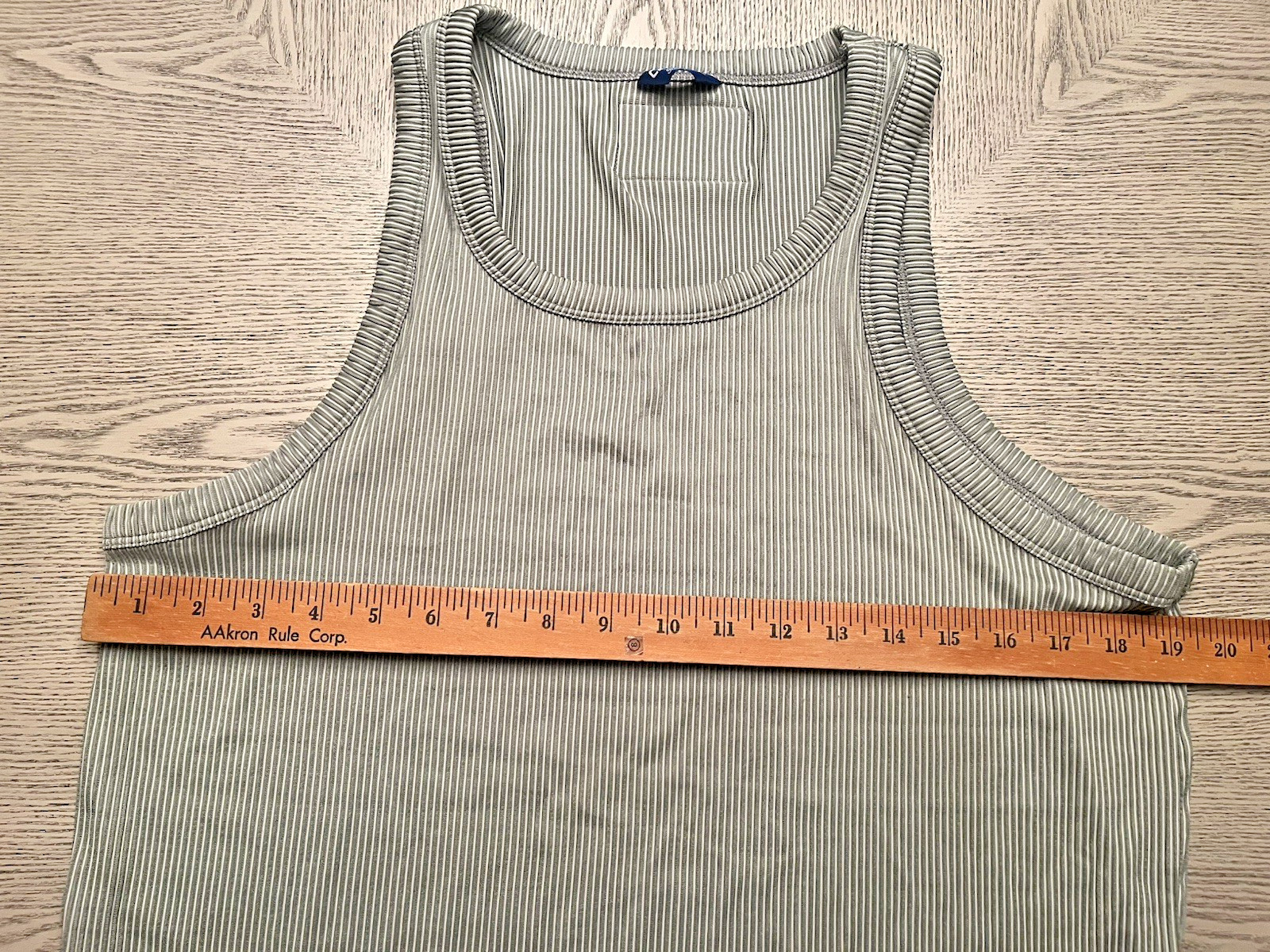 Code 22 Sexy Sage Green Ribbed Stretch Top Size L
