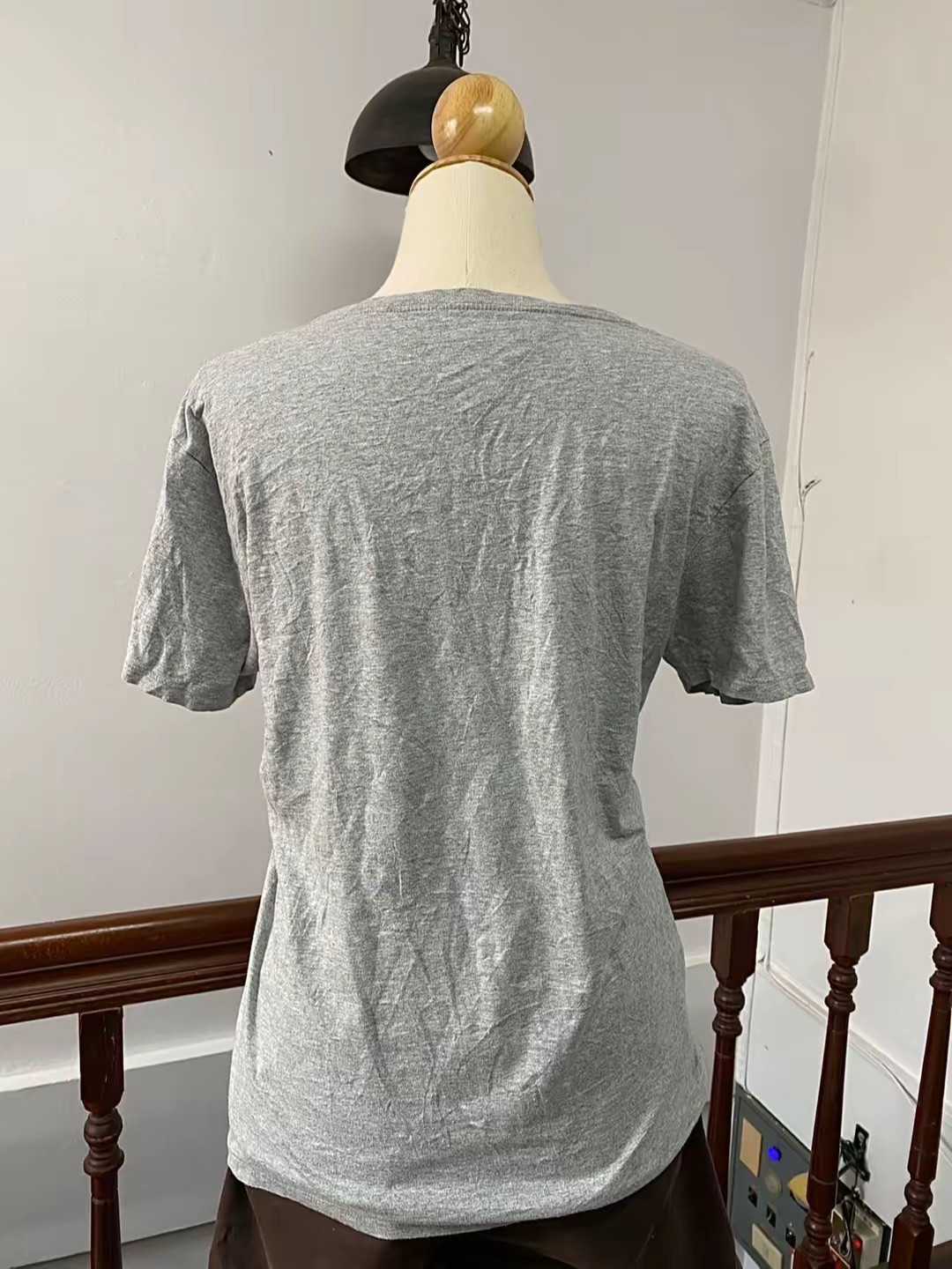 Tommy Hilfiger Womens Small Gray V-Neck Short Sleeve T-Shirt Embroidered Logo