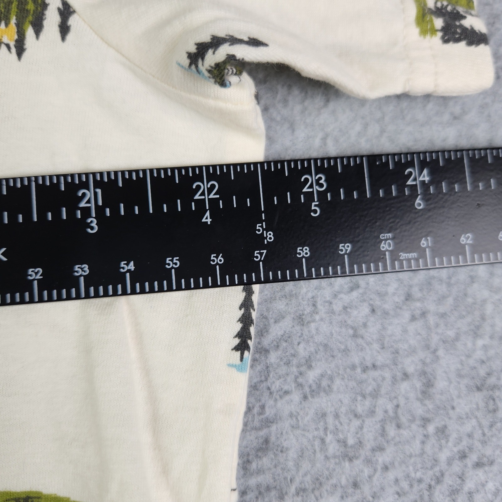 Old Navy T-Shirt Mens Large Cream Mountain Tree Print Soft-Washed Short Sleeve