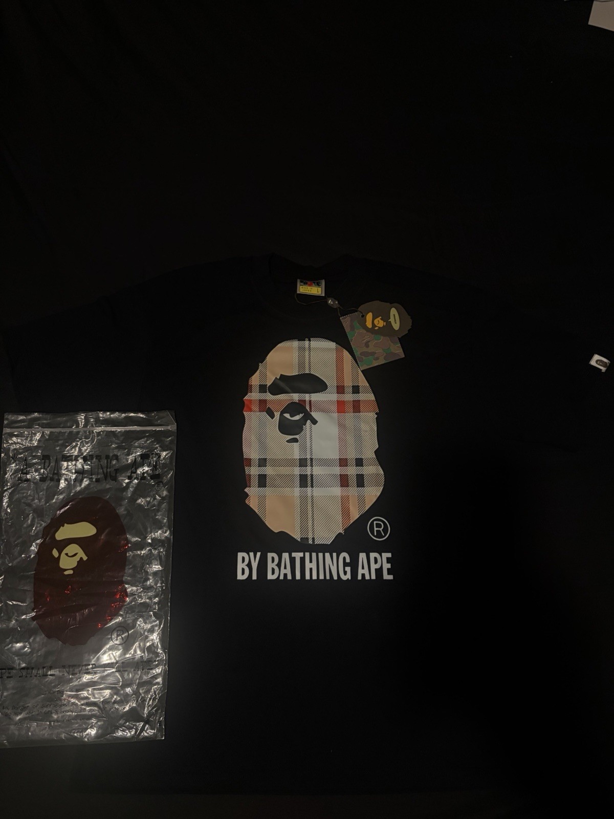 A Bathing Ape BAPE Men’s Black Graphic Logo Tee L Regular Short Sleeve Crew