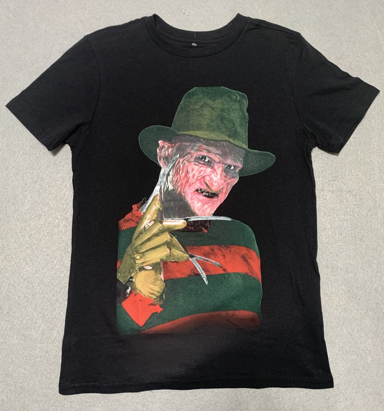 Freddy Krueger A Nightmare on Elm Street T Shirt Size S Black Horror Movie NEW