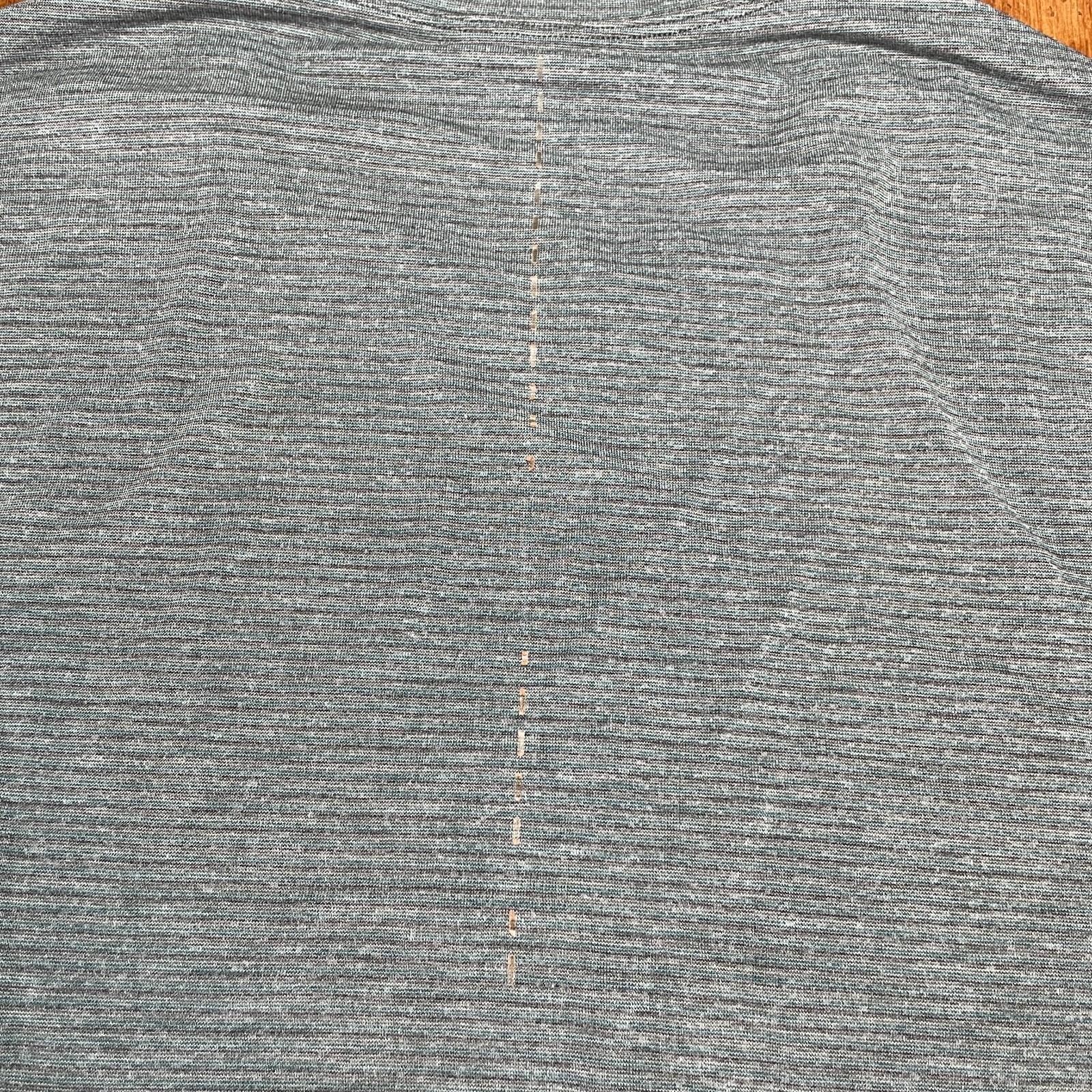 Lululemon Shirt Mens Medium Gray Tee Casual Workout Gym Athleisure Stretch