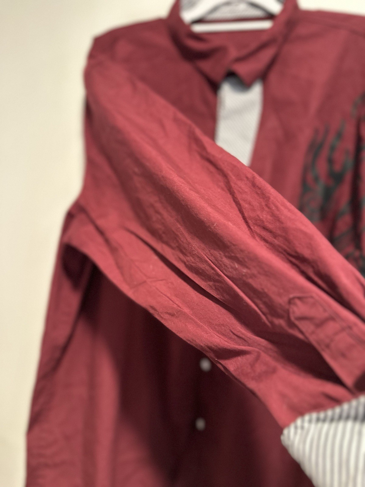 Coofandy mens Sz: 3xl Causal Button Up Dress shirt Maroon black tribal graphic