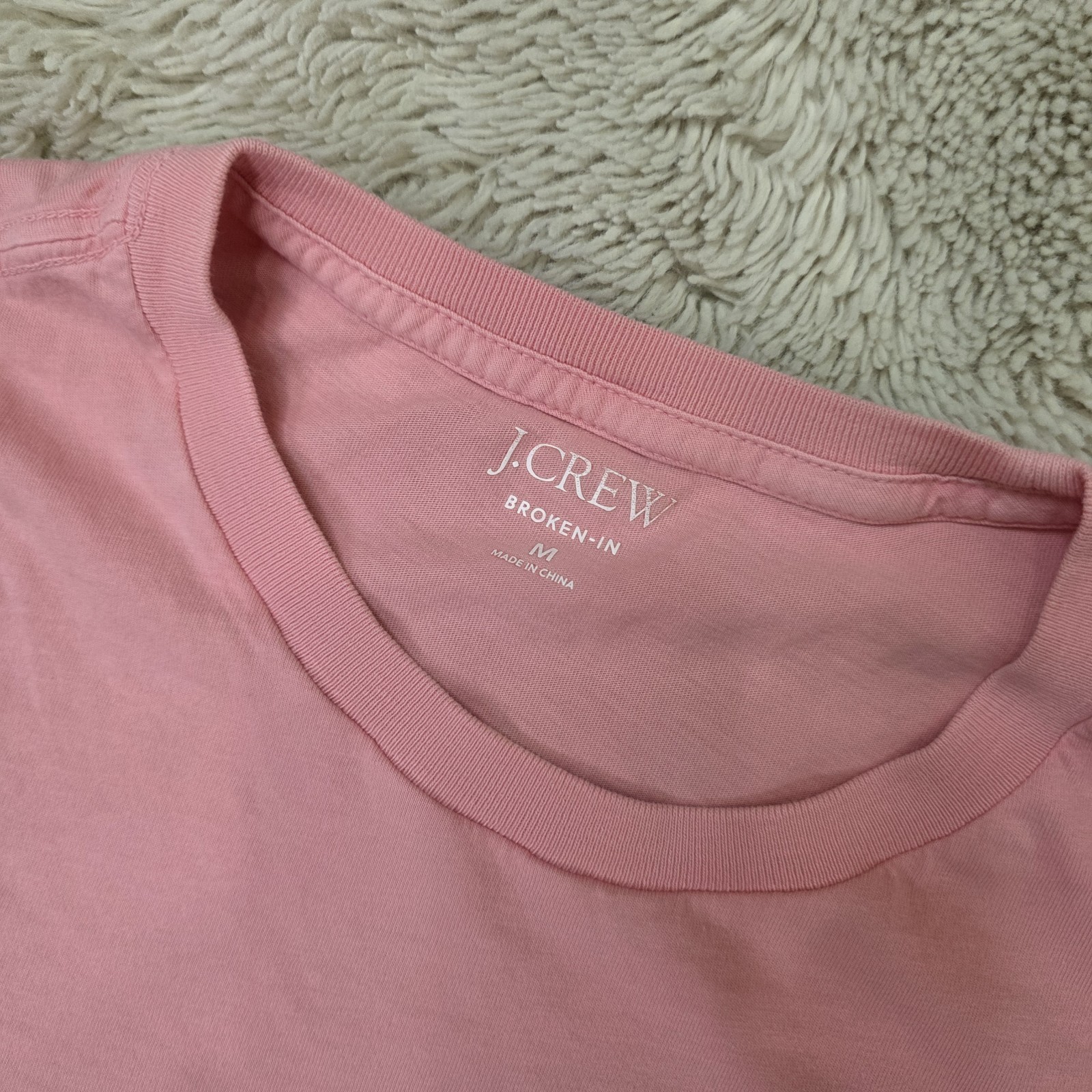 J CREW Men’s Broken-in Short Sleeve T-Shirt in Coral Mist Pink size Medium