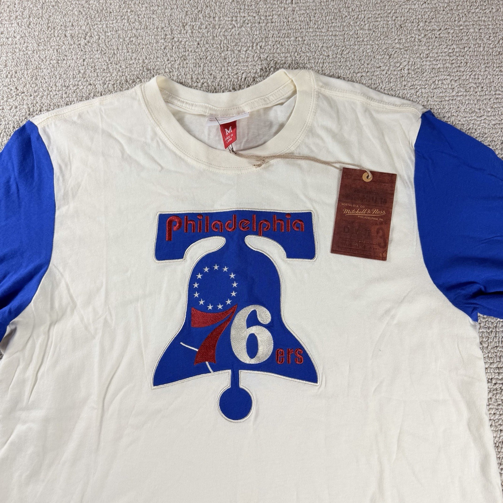Mitchell & Ness Philadelphia 76ers Embroidered T-Shirt Beige Blue Men’s Size M