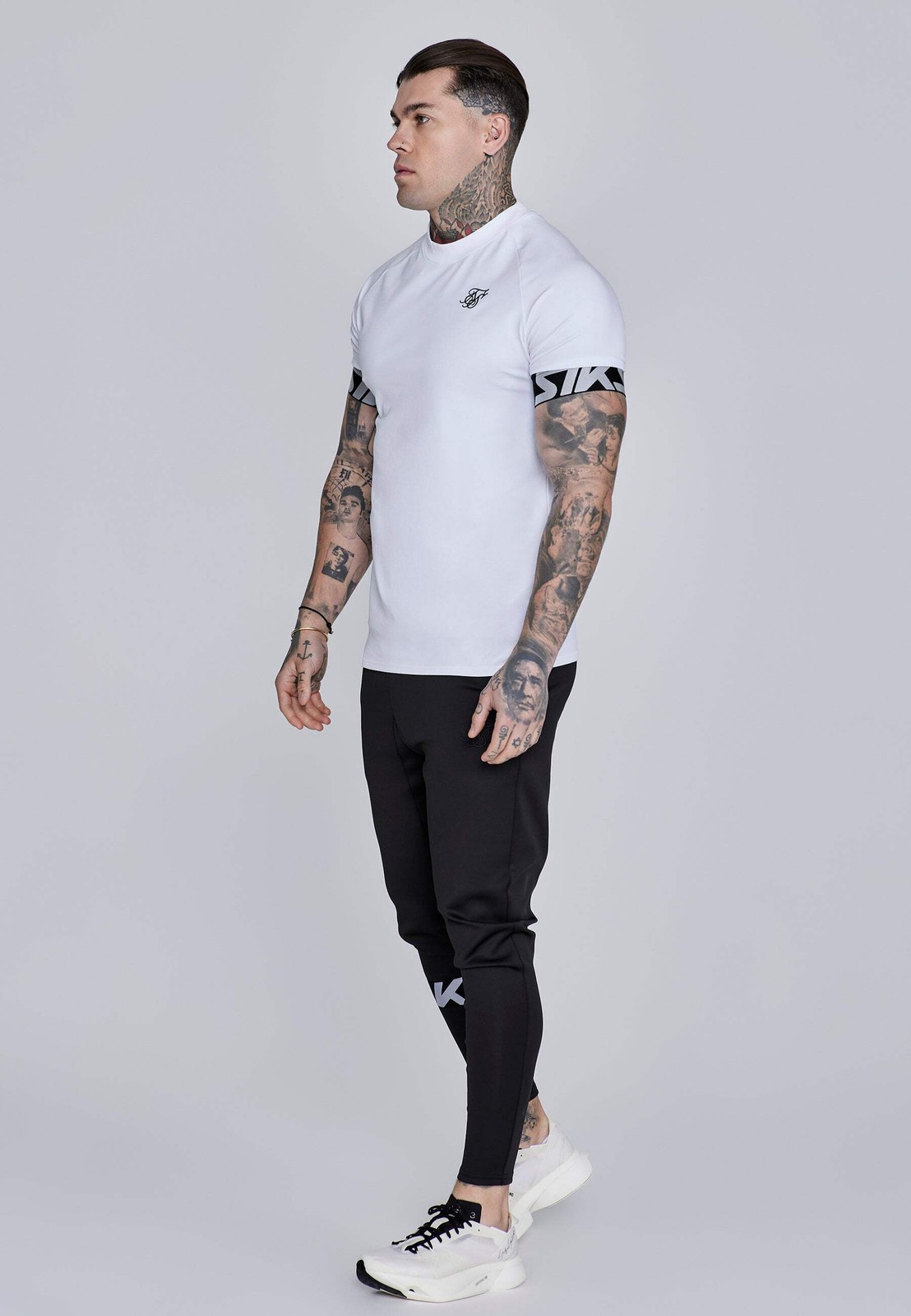 SikSilk Men’s Short Sleeved Muscle Fit Crew Neck Tech T-Shirt Tee White