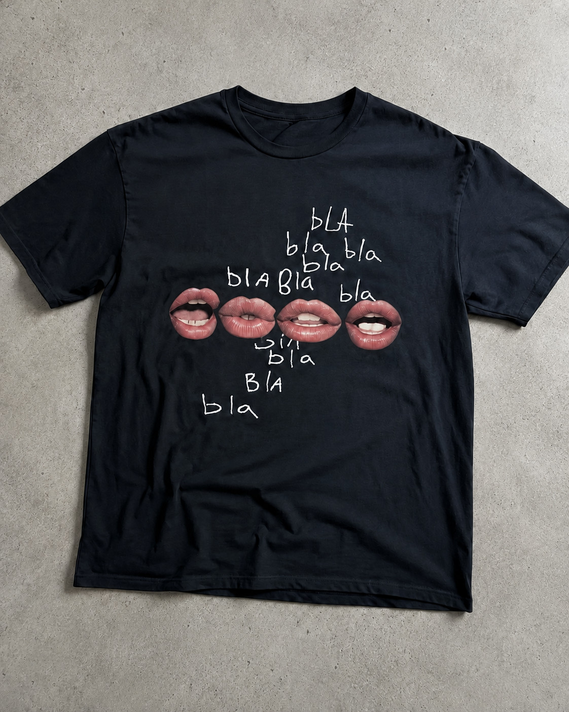 Abstract Mouth Art Graphic Tee, “Bla Bla” Text Design Streetwear Fashion Shirt