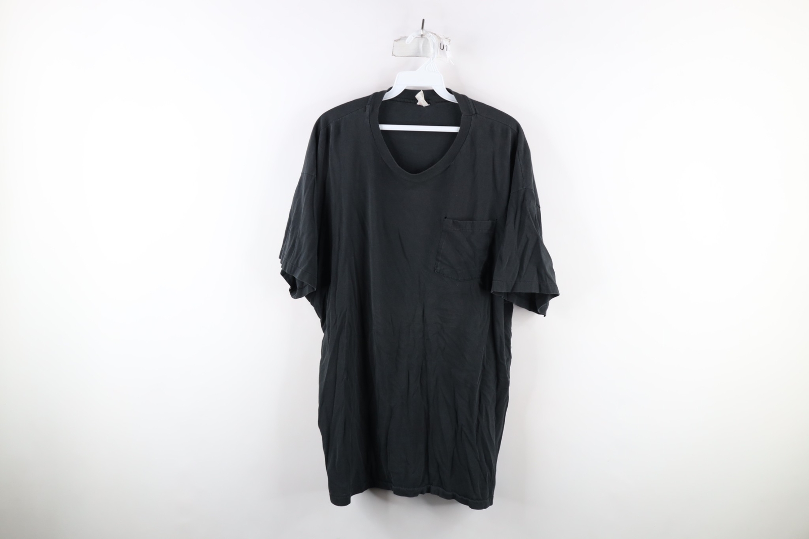Vintage 90s Hanes Mens Size XL Distressed Blank Pocket T-Shirt Black Cotton