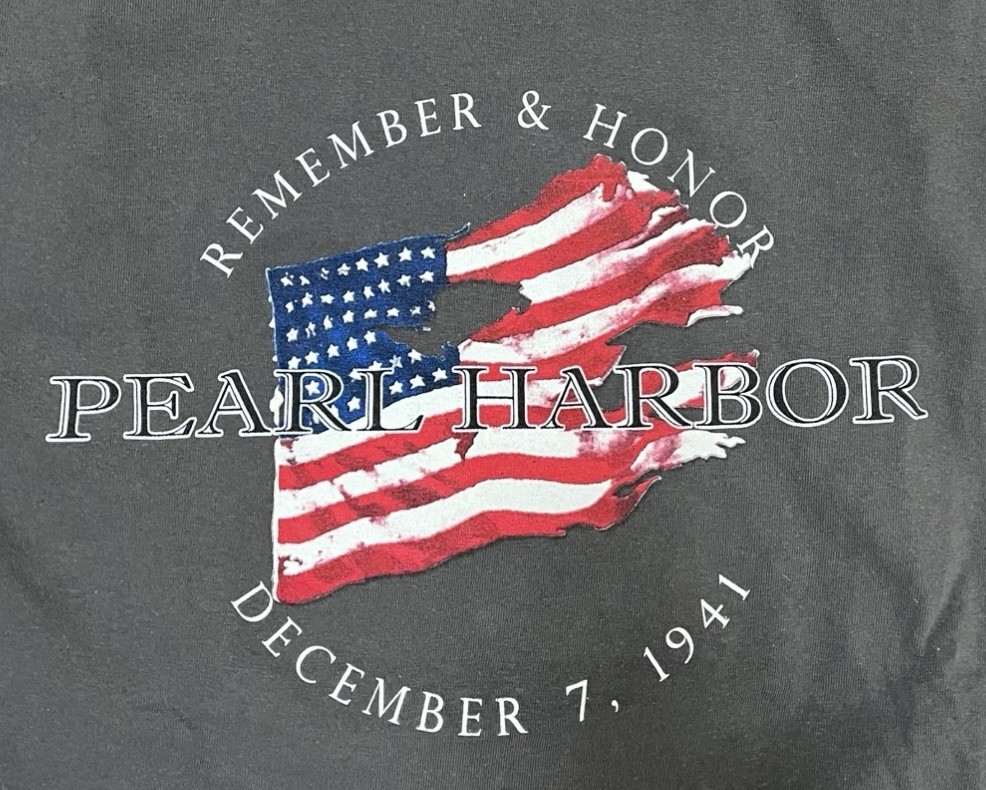 Remembering Pearl Harbor 1941 Mens Large Short Sleeve T-Shirt Tight Athletic Fit