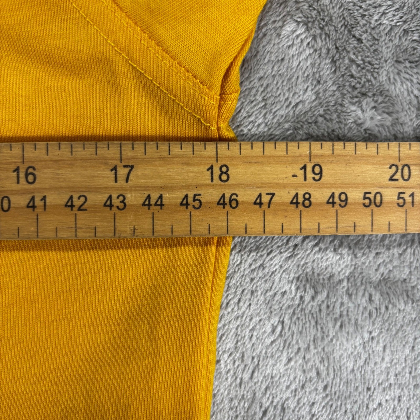 Swift Transportation T-Shirt Mens Medium Yellow Good Graphic Semi Trucker Tee