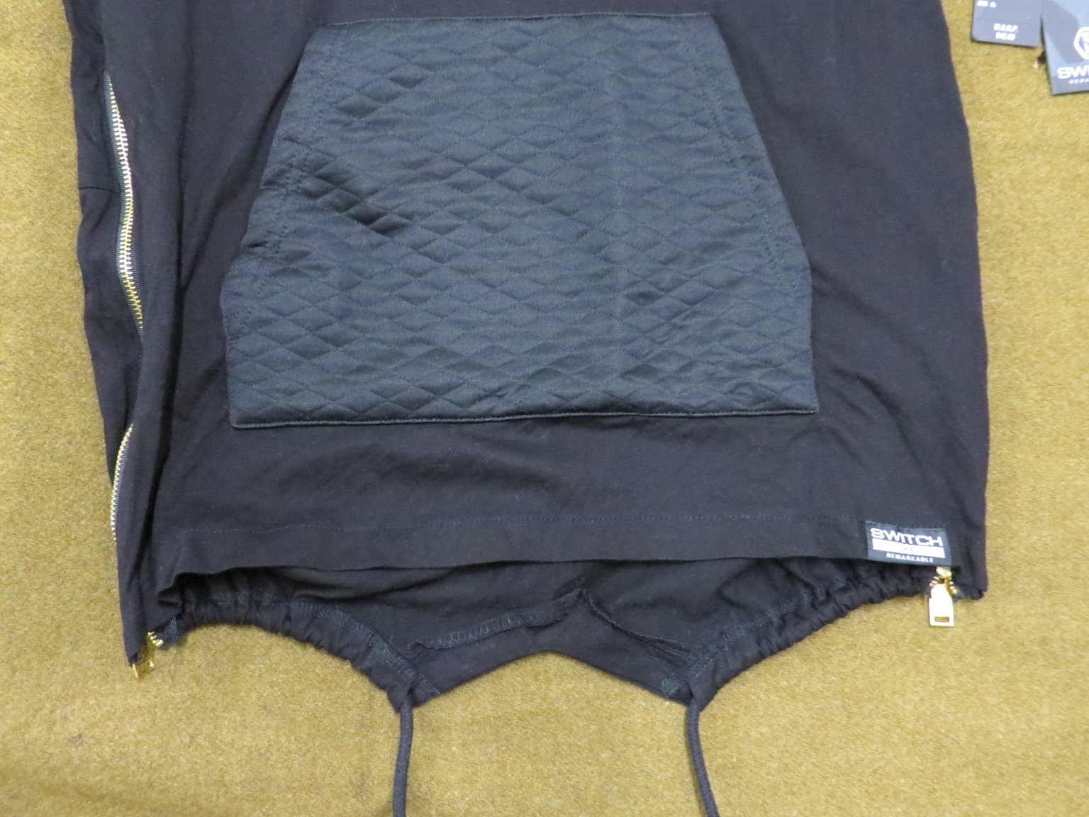SWITCH REMARKABLE Men’s Black XL T-Shirt Cotton Quilted Pocket Side Zippers