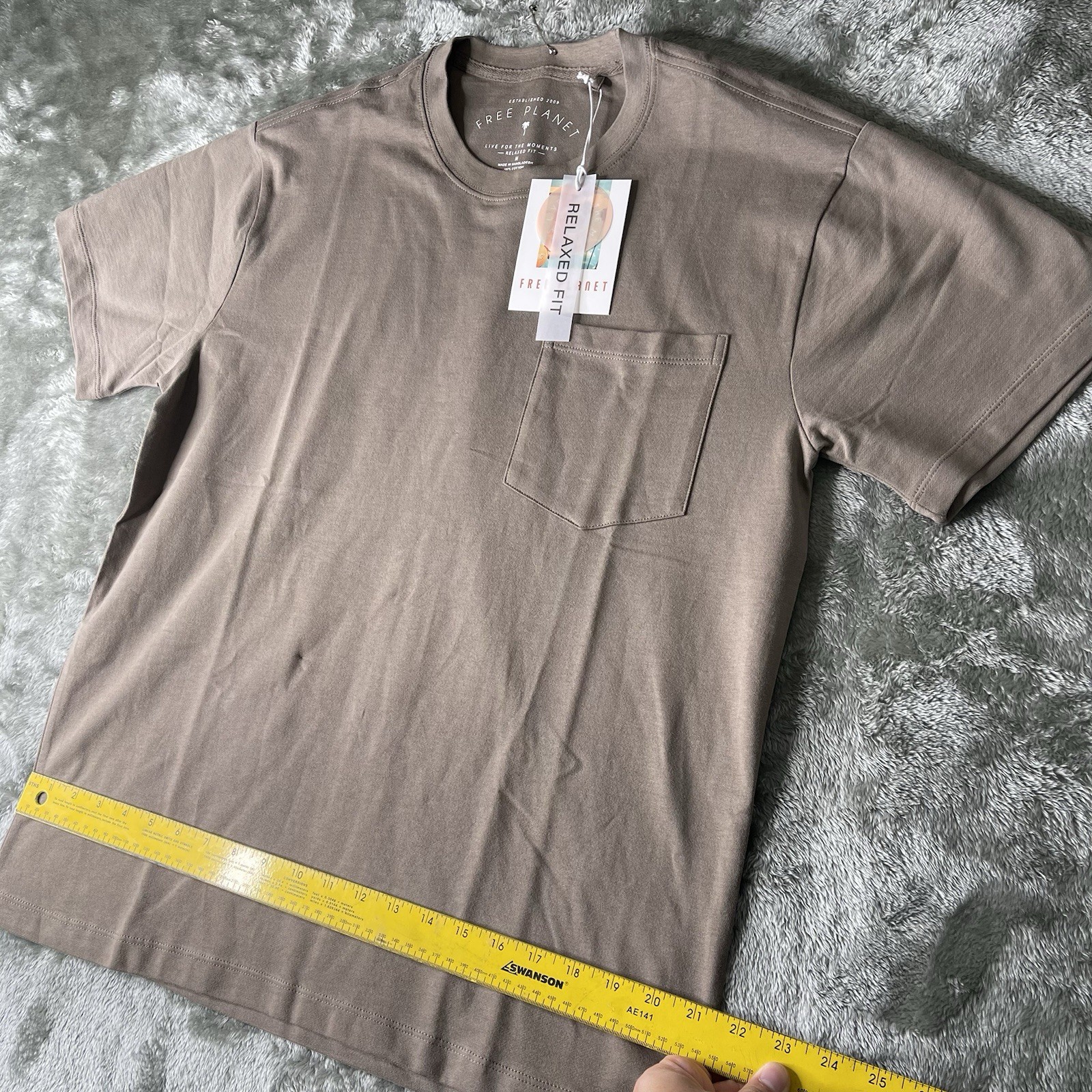 Free Planet Relaxed Fit Tshirt Size Medium Color Brown Streetwear NWT