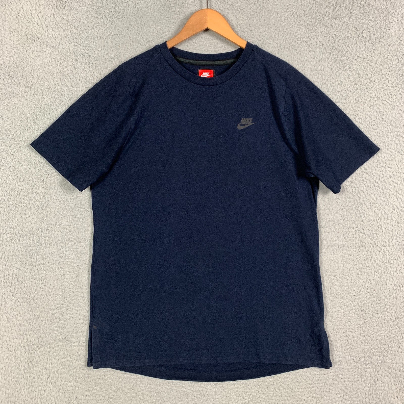 Nike Tech NSW Bonded T-Shirt Men’s Medium M Navy Premium Essentials Short Sleeve