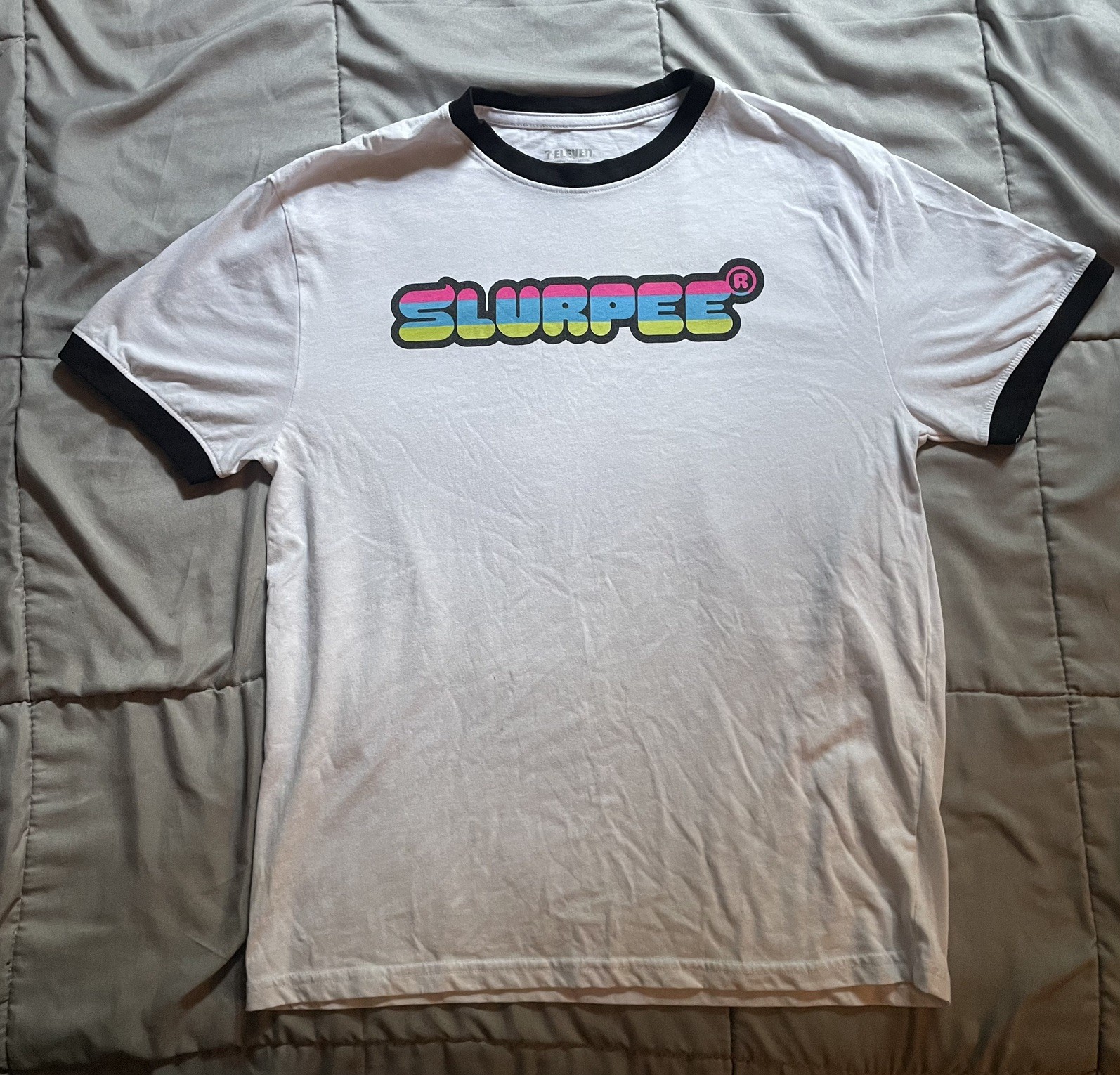 Slurpee 7 Eleven Ringer Tee Neon Logo Retro Style T-Shirt Mens Size M
