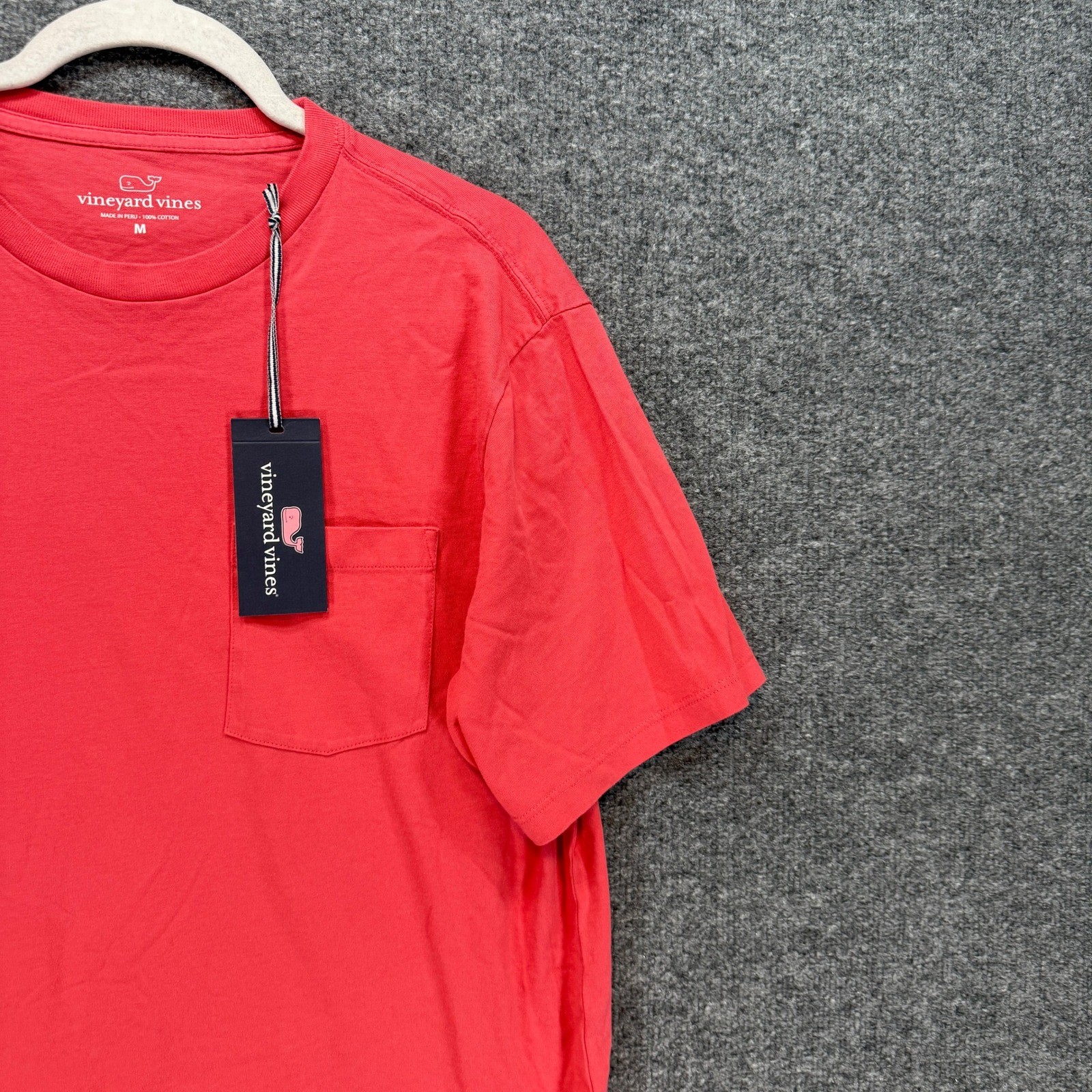 Vineyard Vines Pocket Tee Mens Medium Tshirt Red Solid Cotton Classic Preppy NEW